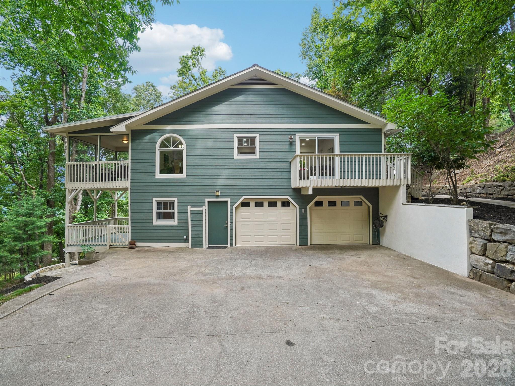 10 Chestnut Top Circle Property Photo 3