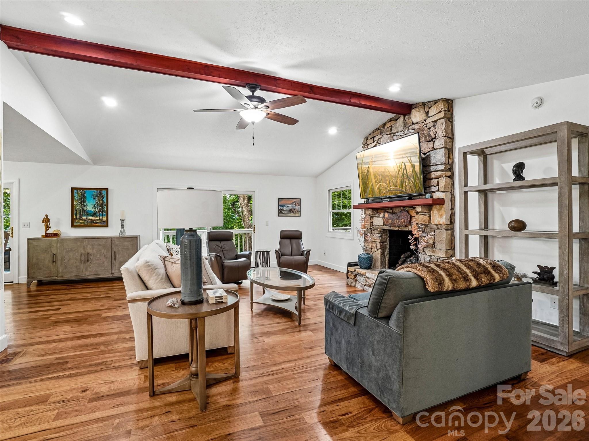 10 Chestnut Top Circle Property Photo 7