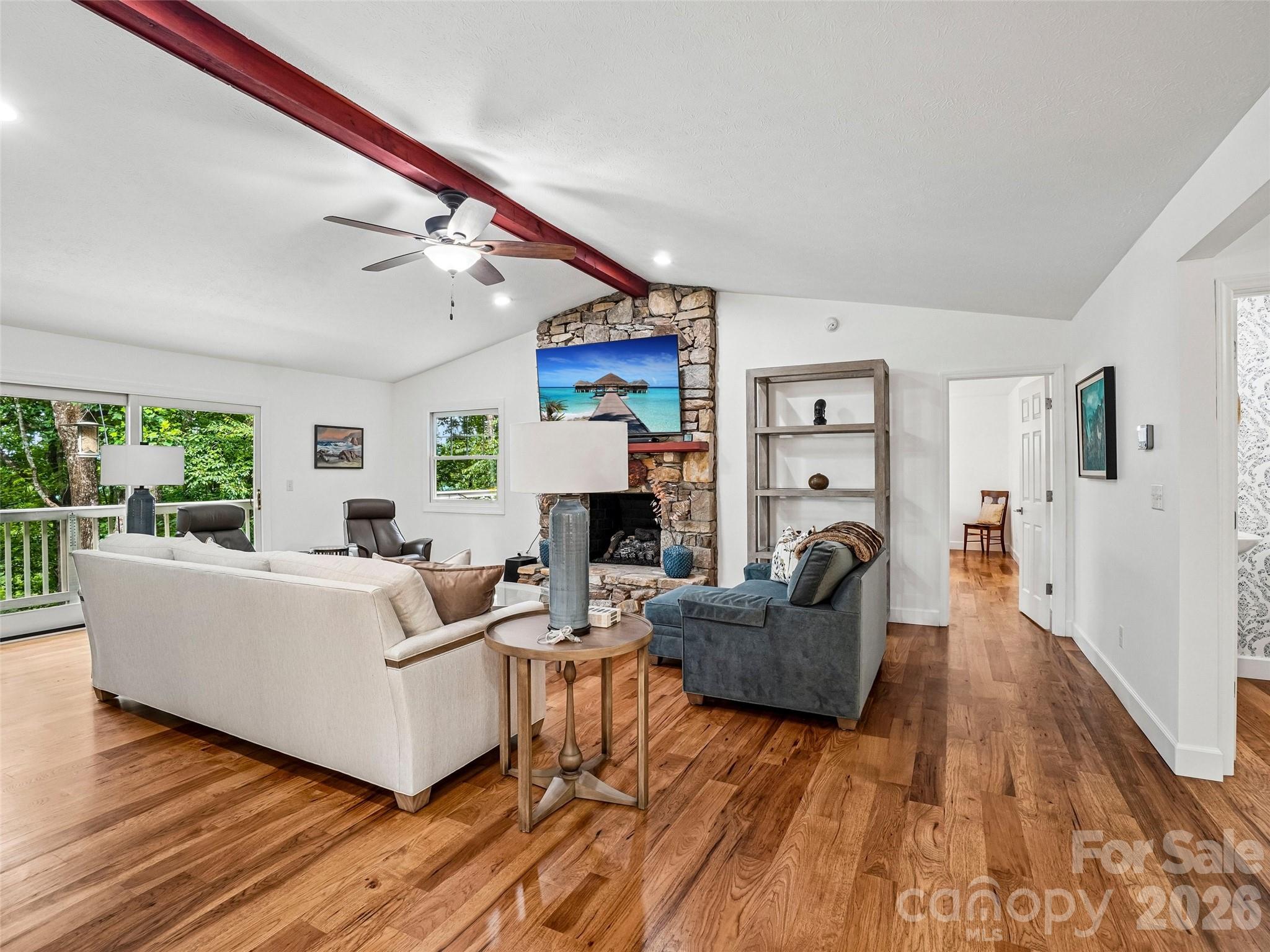 10 Chestnut Top Circle Property Photo 8