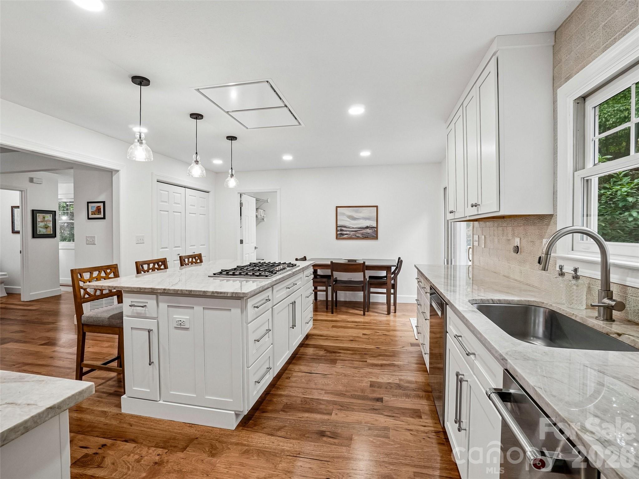 10 Chestnut Top Circle Property Photo 14