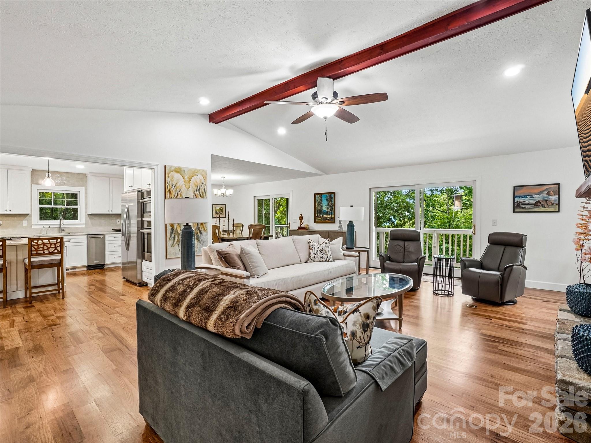 10 Chestnut Top Circle Property Photo 17