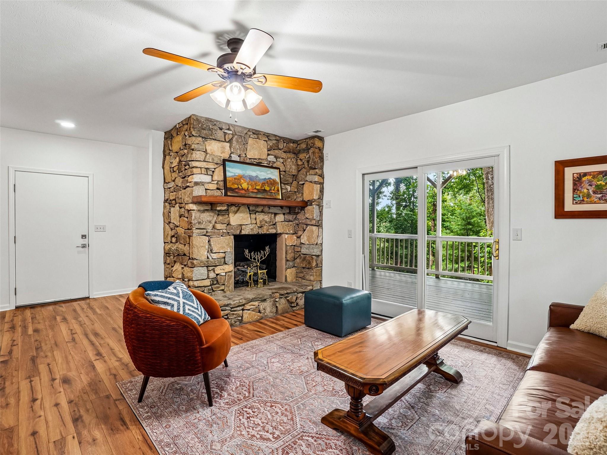 10 Chestnut Top Circle Property Photo 25