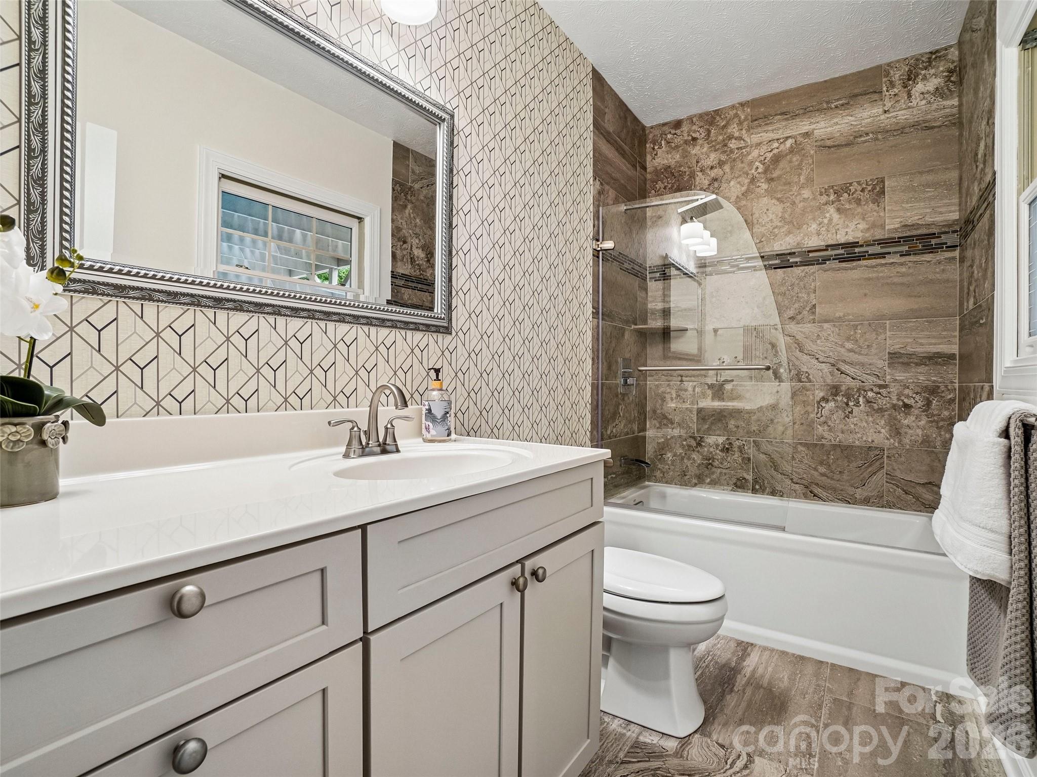 10 Chestnut Top Circle Property Photo 28