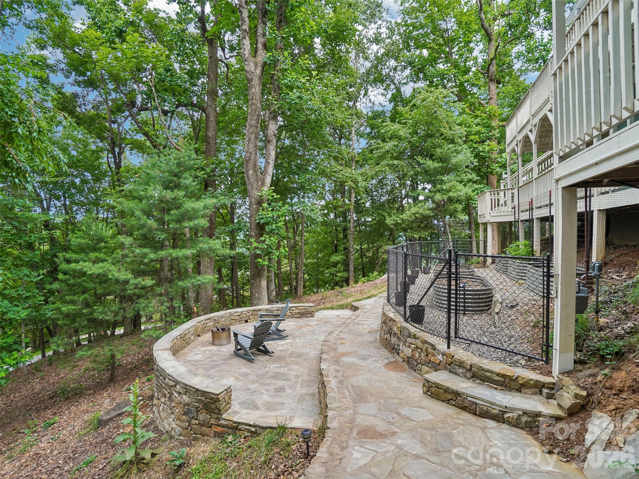 10 Chestnut Top Circle Property Photo 40