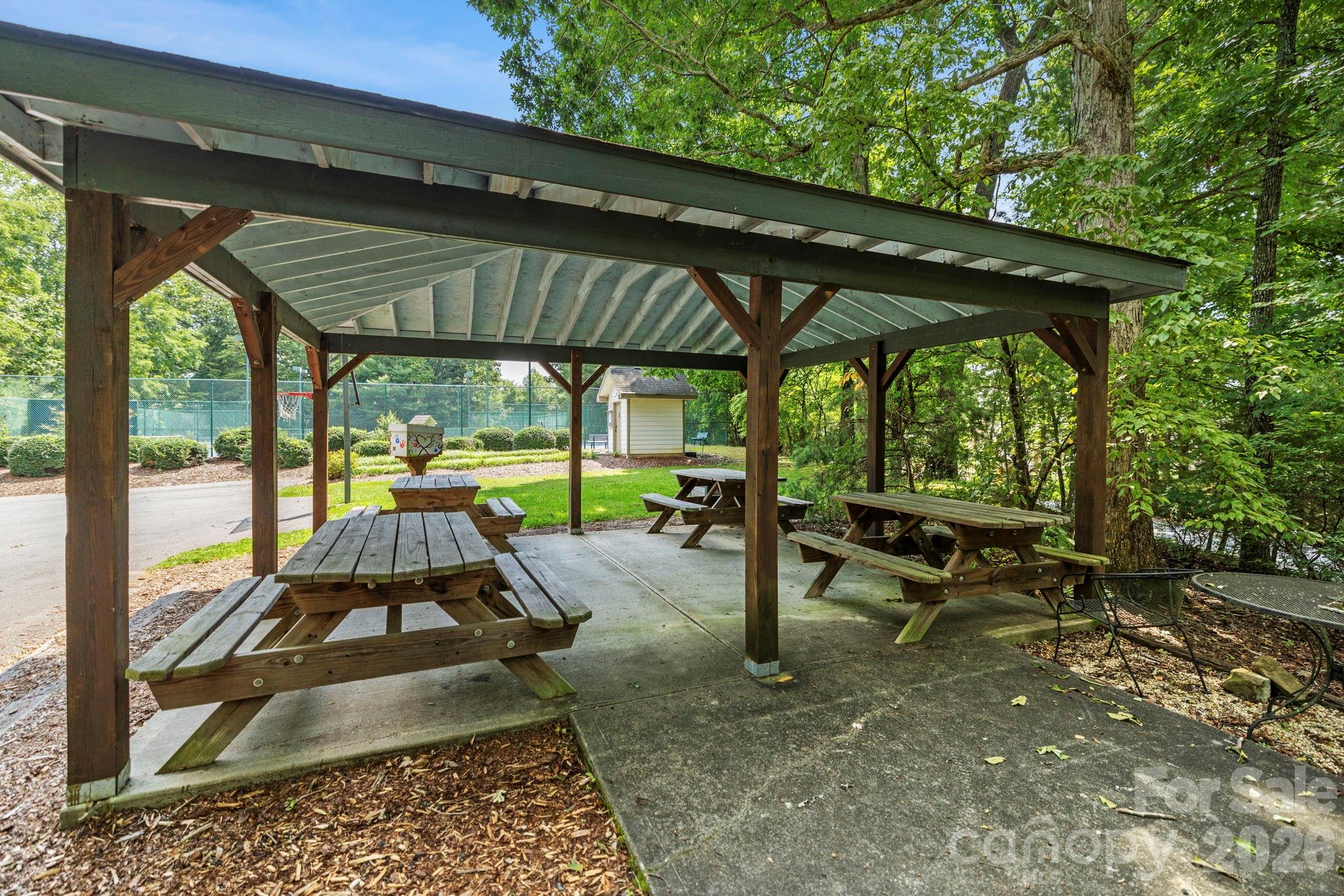 10 Chestnut Top Circle Property Photo 43