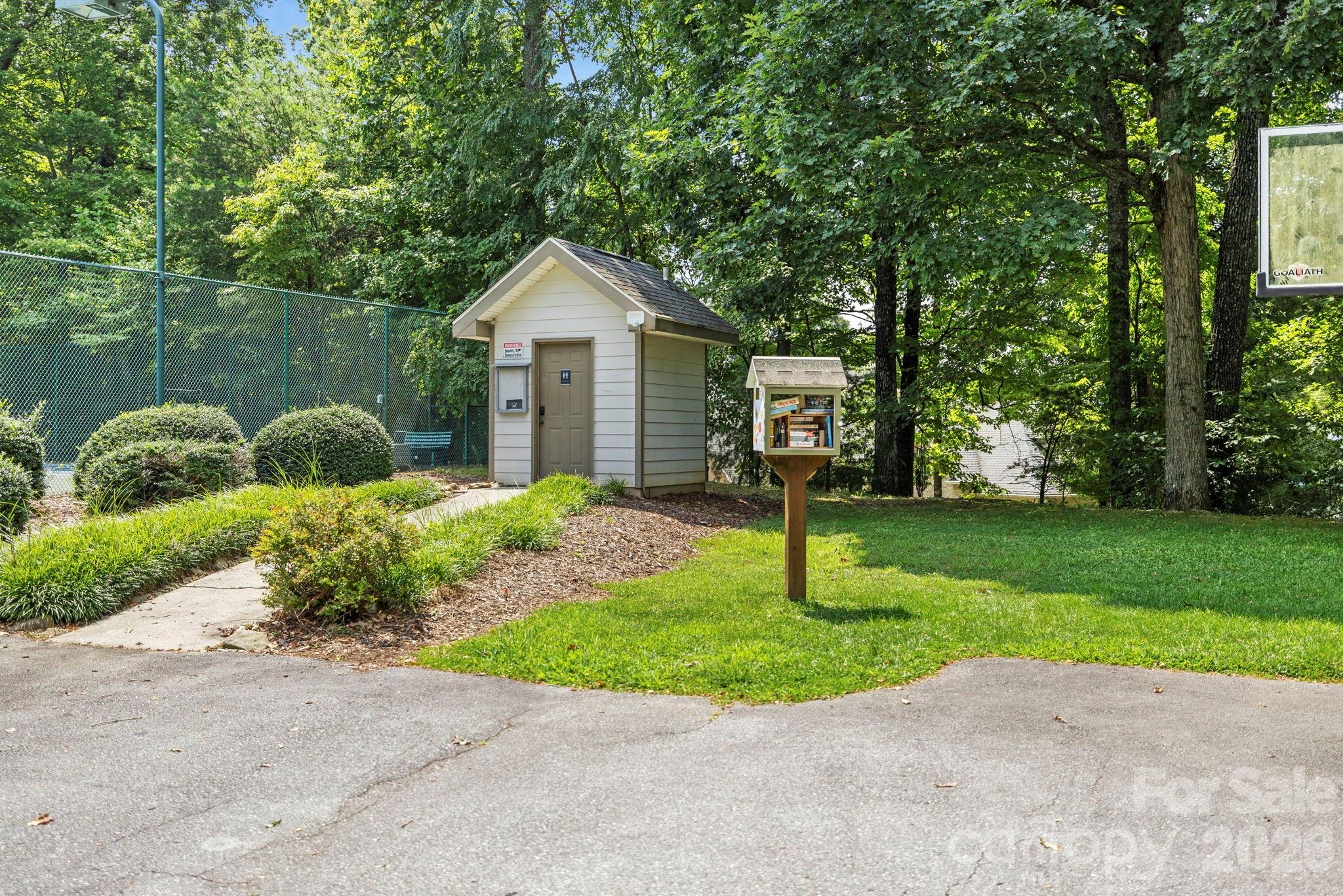 10 Chestnut Top Circle Property Photo 44