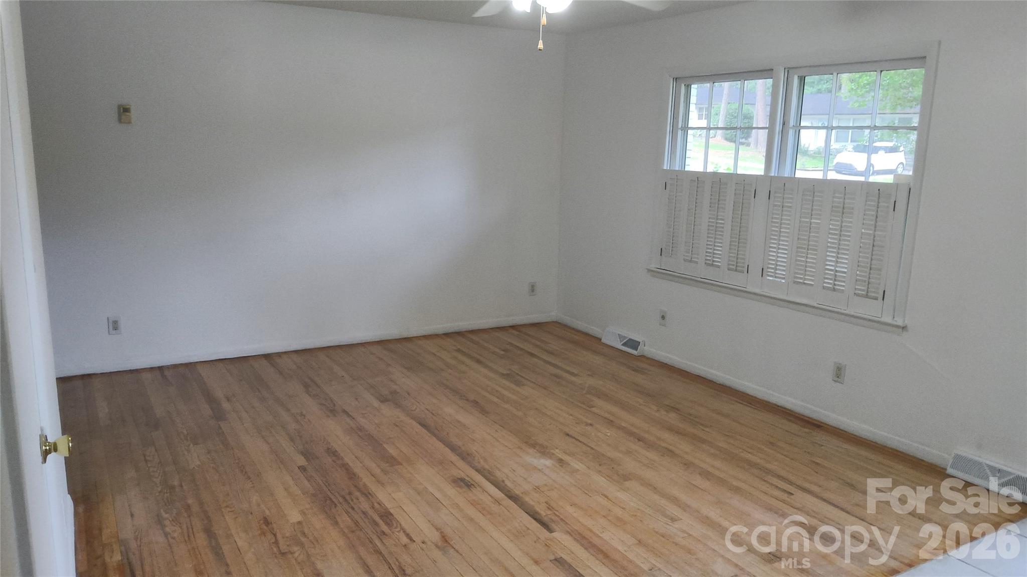 1920 Herrin Avenue Property Photo 4