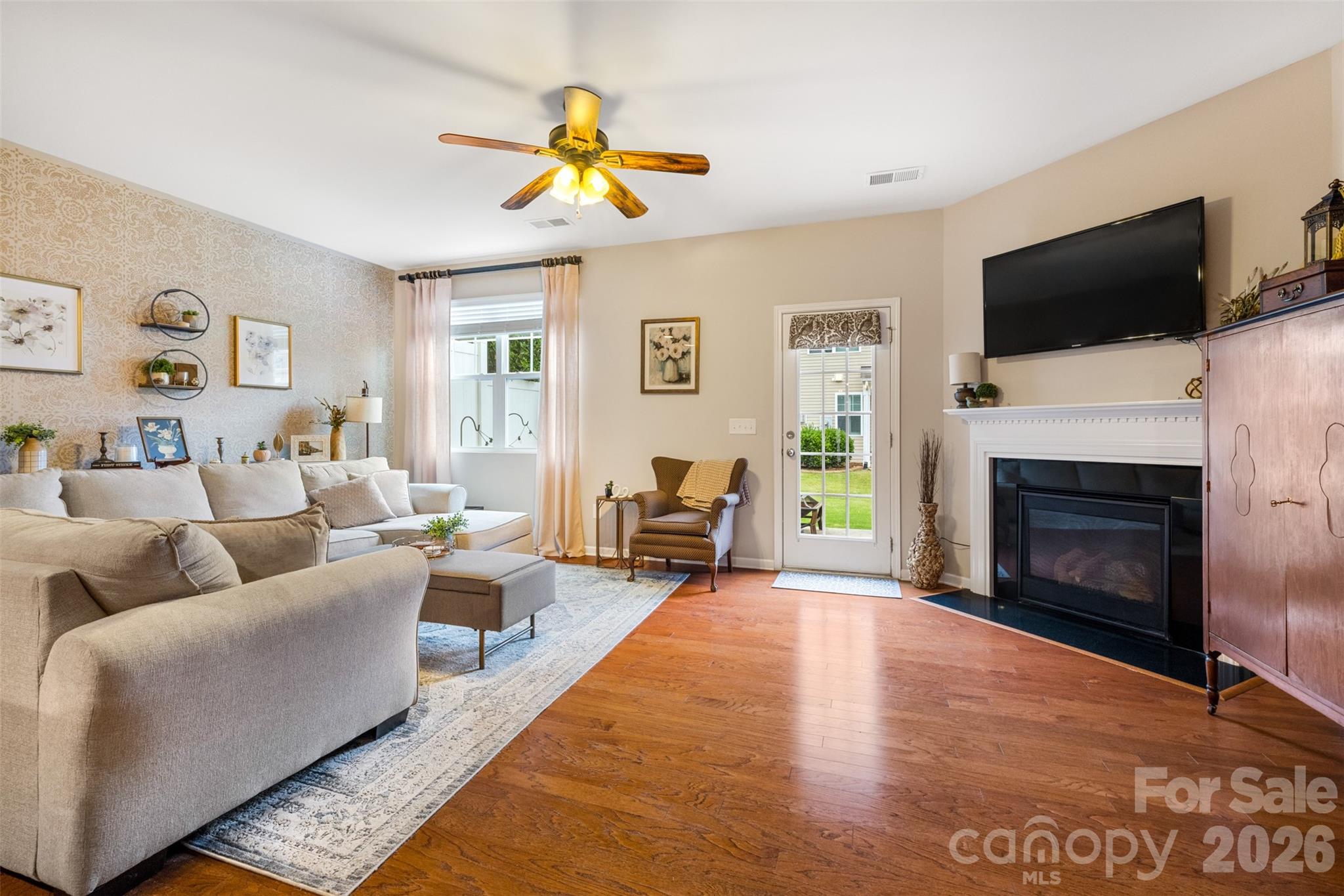 7044 Woodsbay Lane Property Photo 1