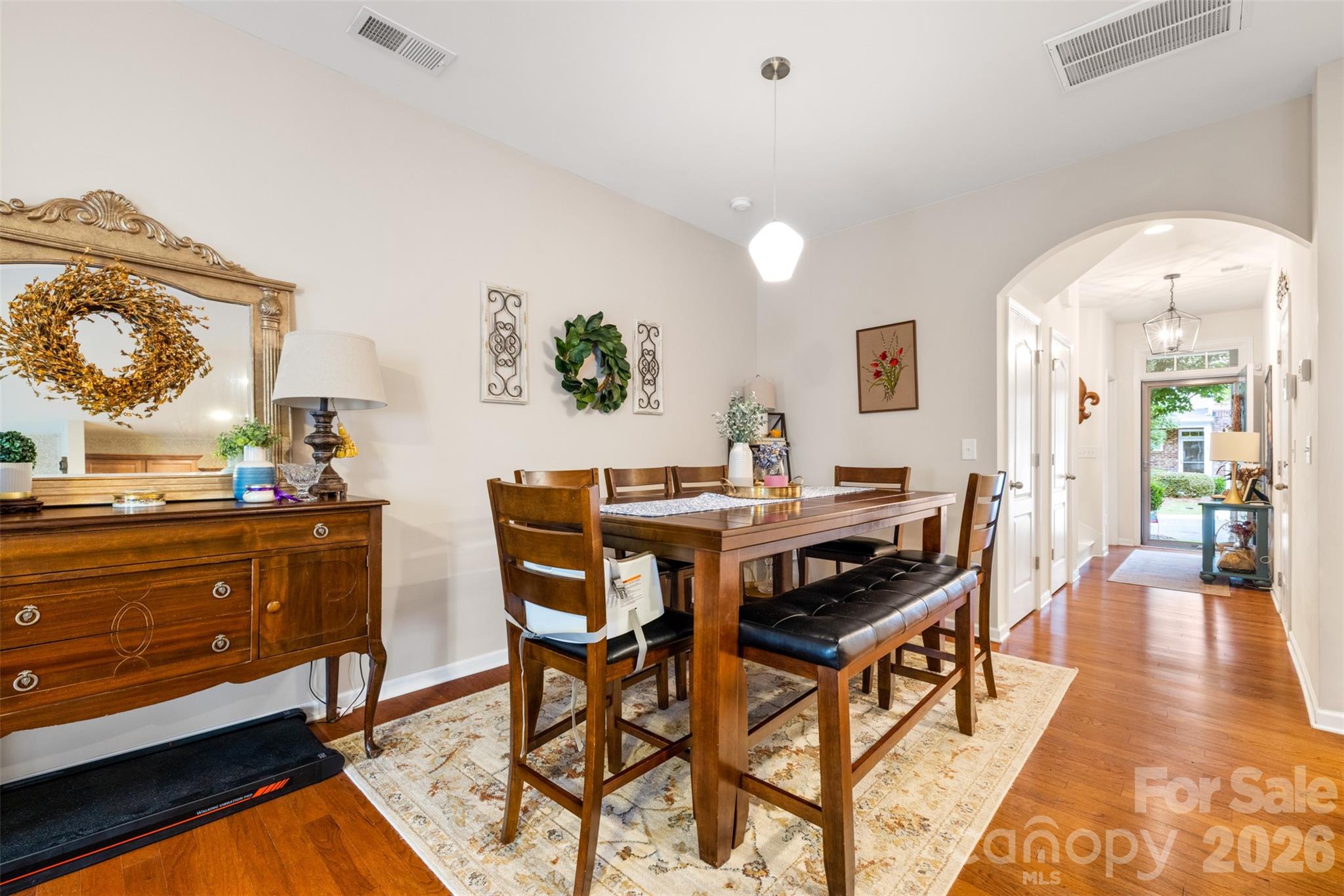 7044 Woodsbay Lane Property Photo 10