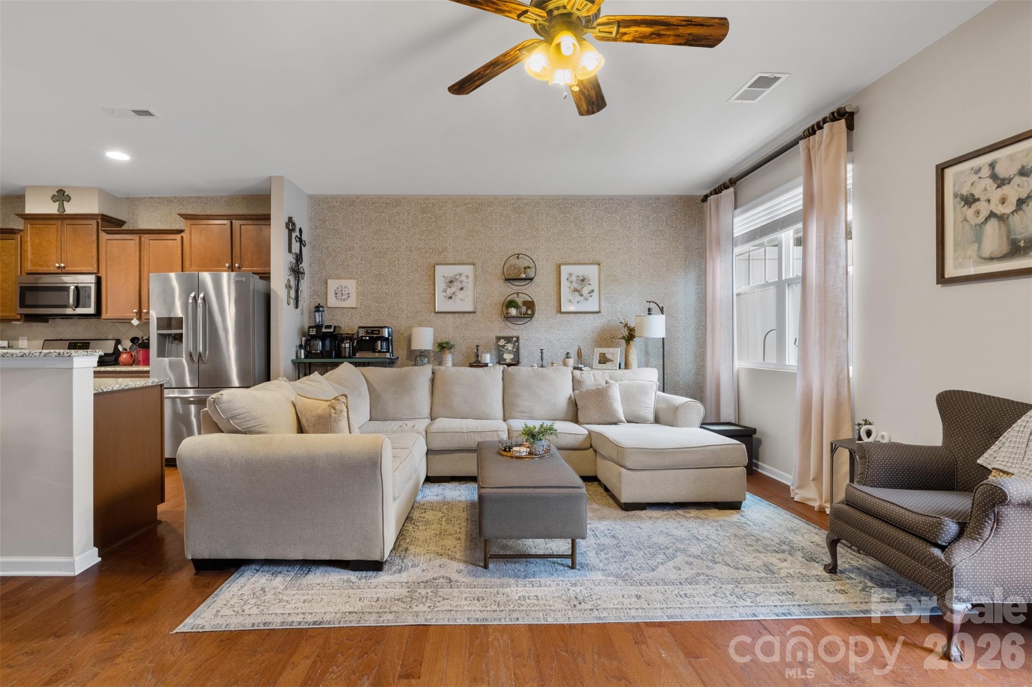 7044 Woodsbay Lane Property Photo 11