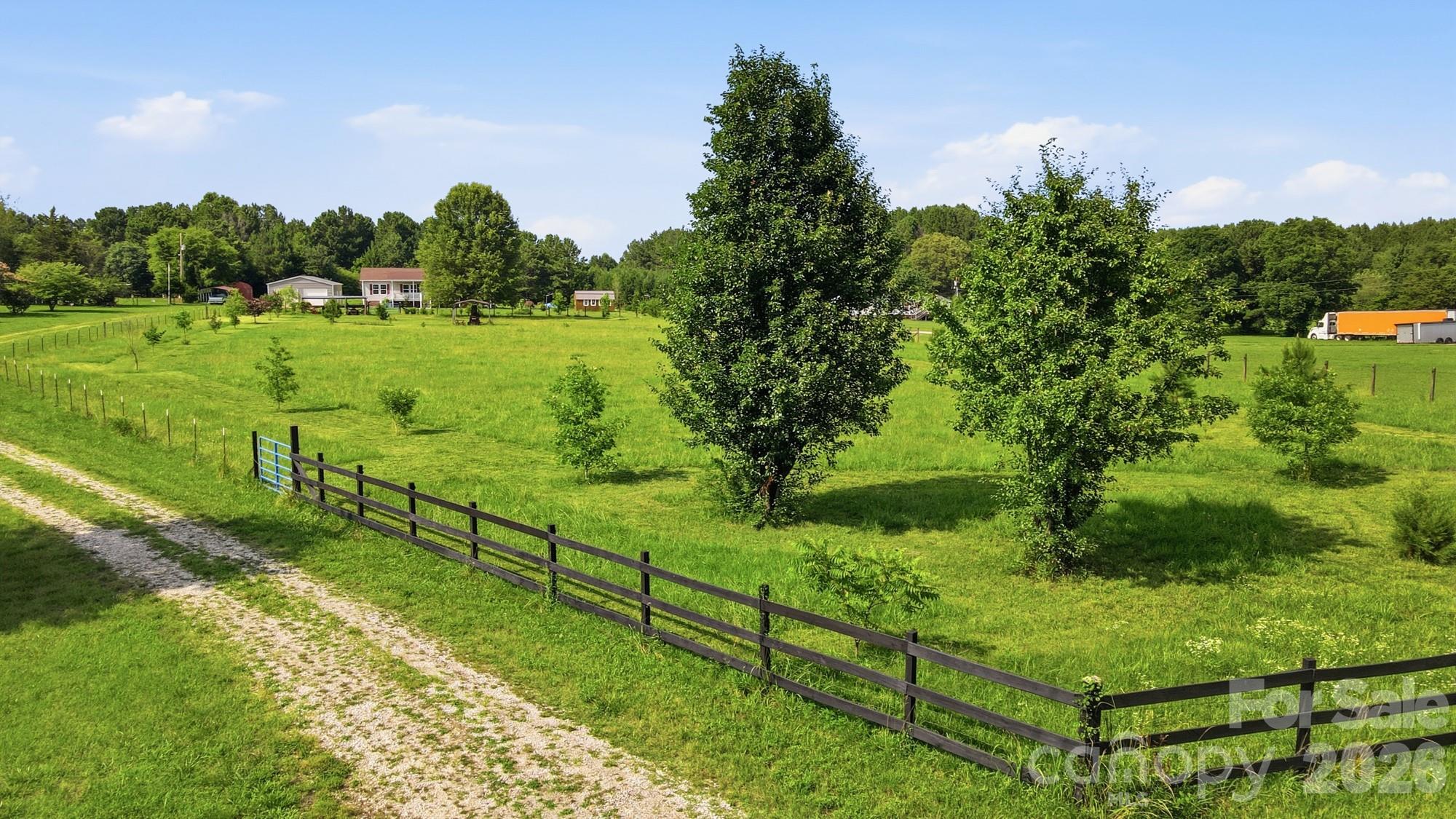 650 Daves Road Property Photo 3