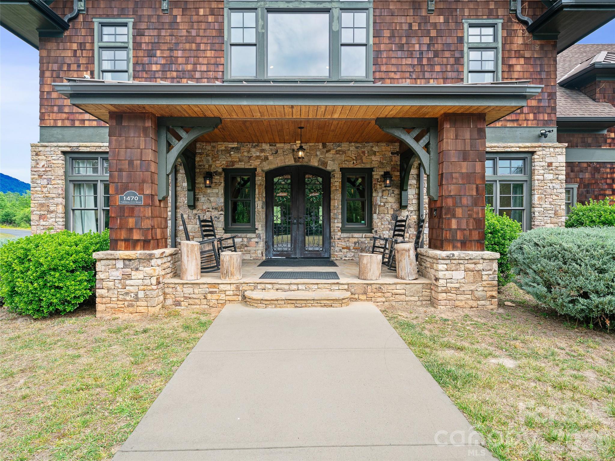 1470 Thermal City Road Property Photo 4