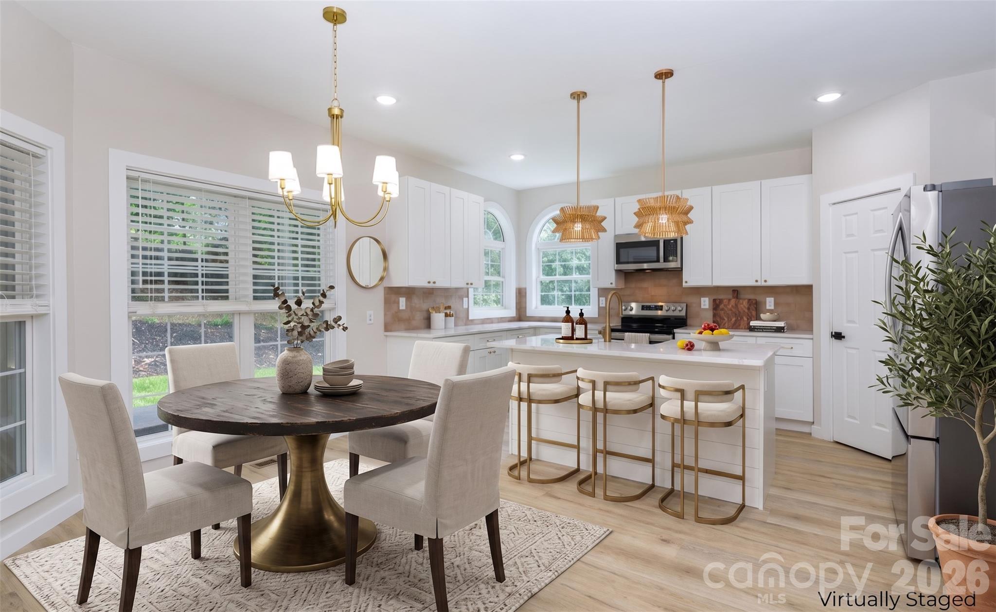 2544 Barrington Court Property Photo 6
