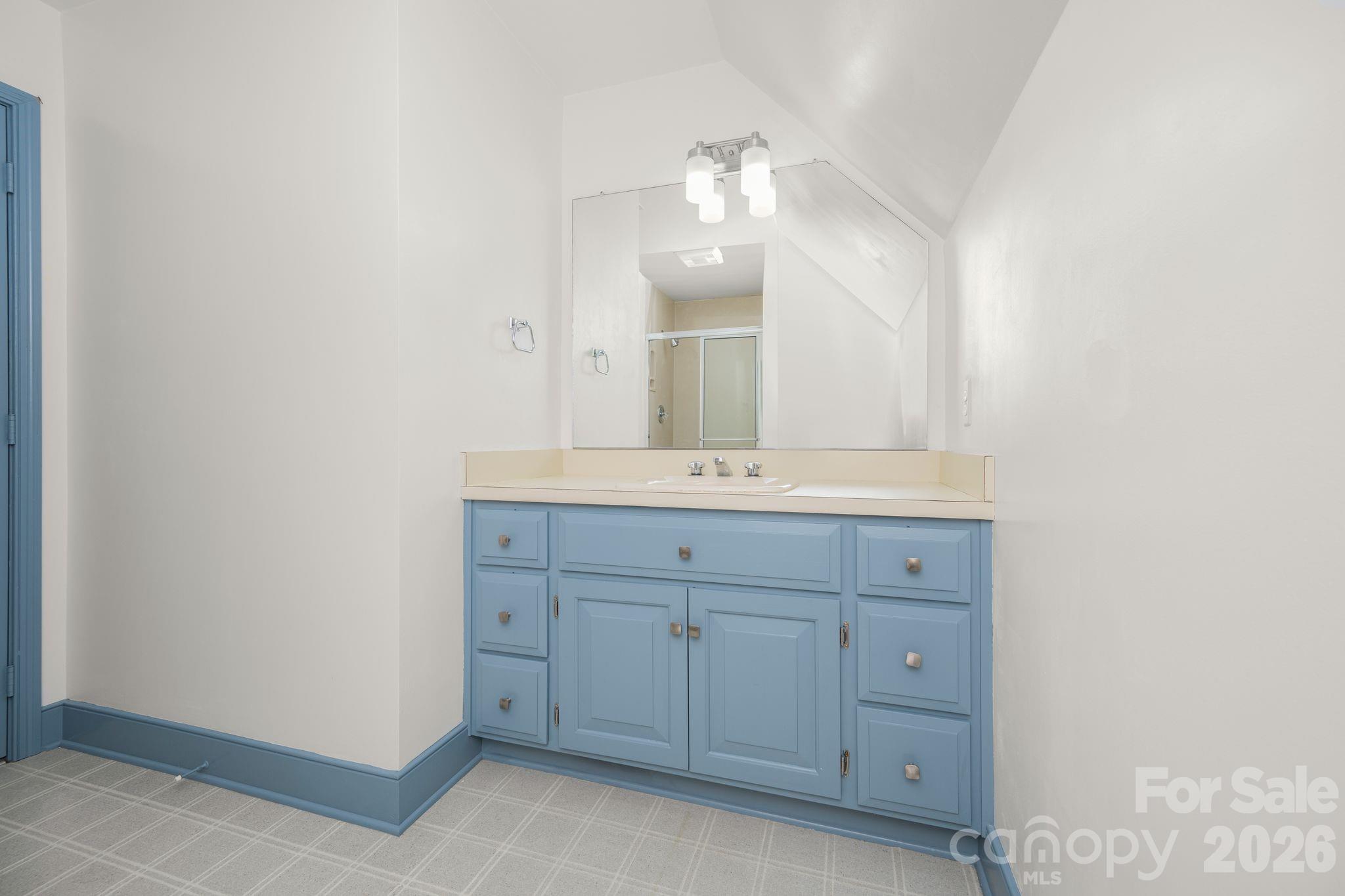 5400 Dartmoor Street 246 Property Photo 36