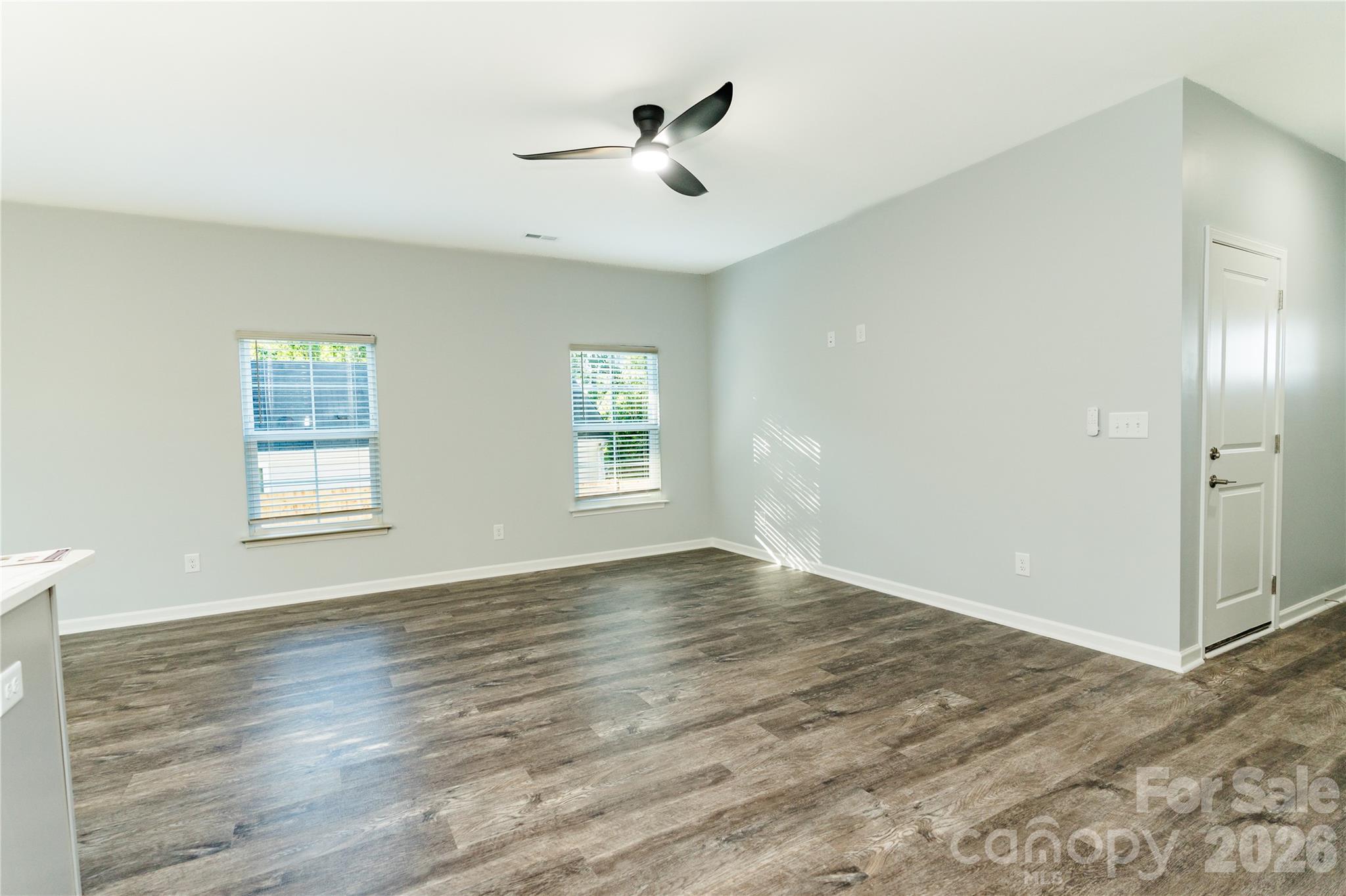 208 E 15th Street Property Photo 5