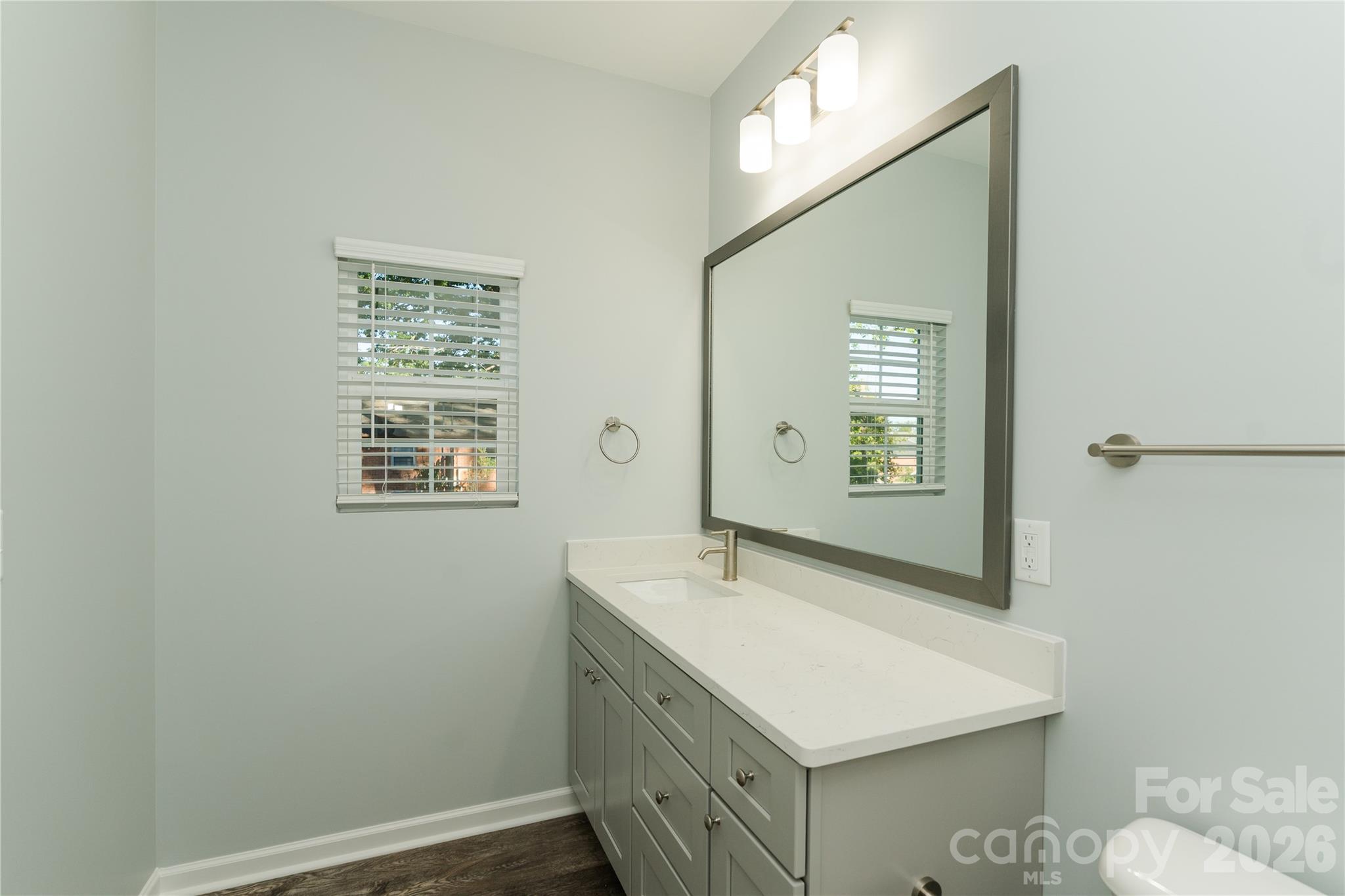 208 E 15th Street Property Photo 10
