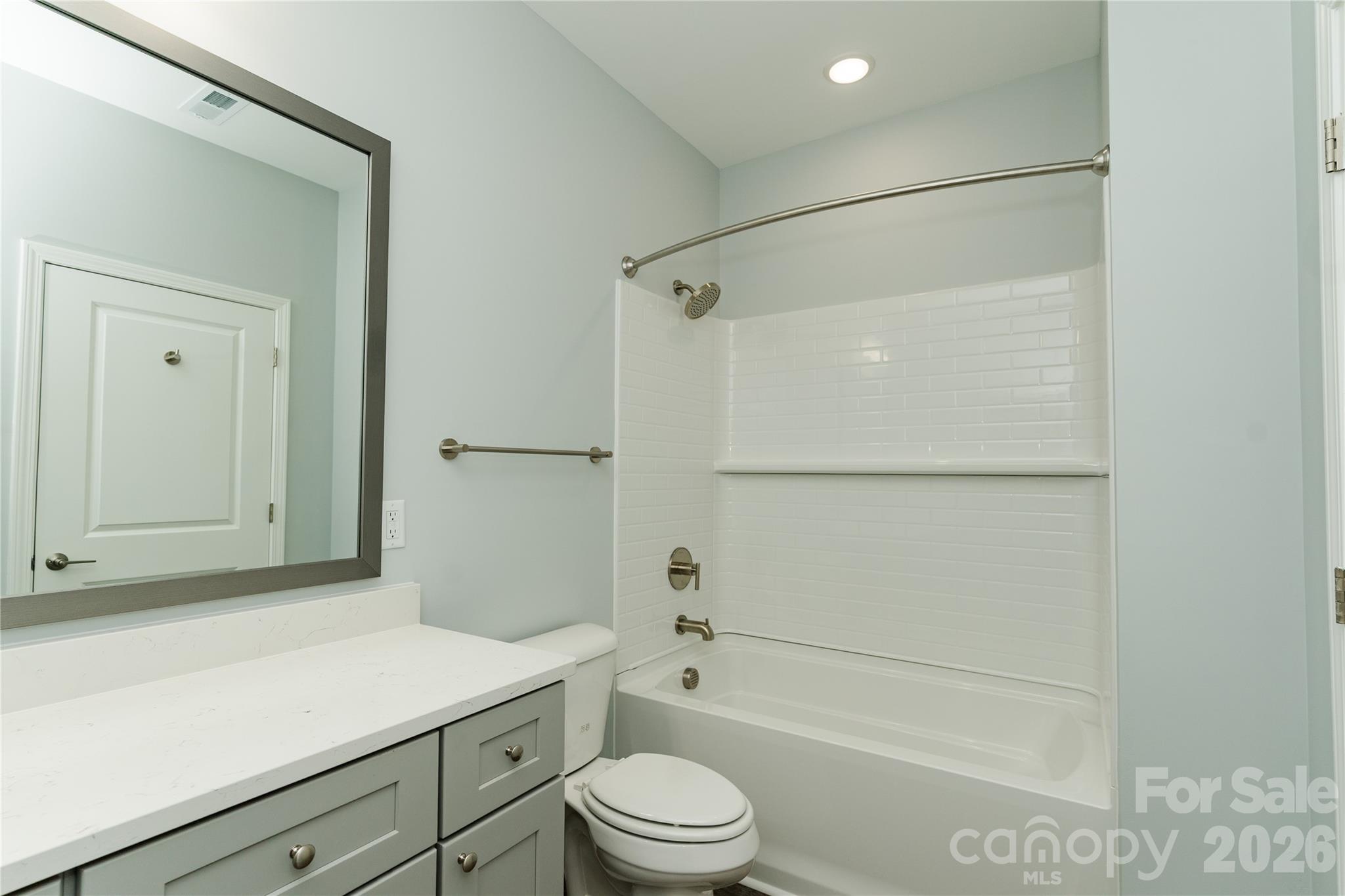 208 E 15th Street Property Photo 11