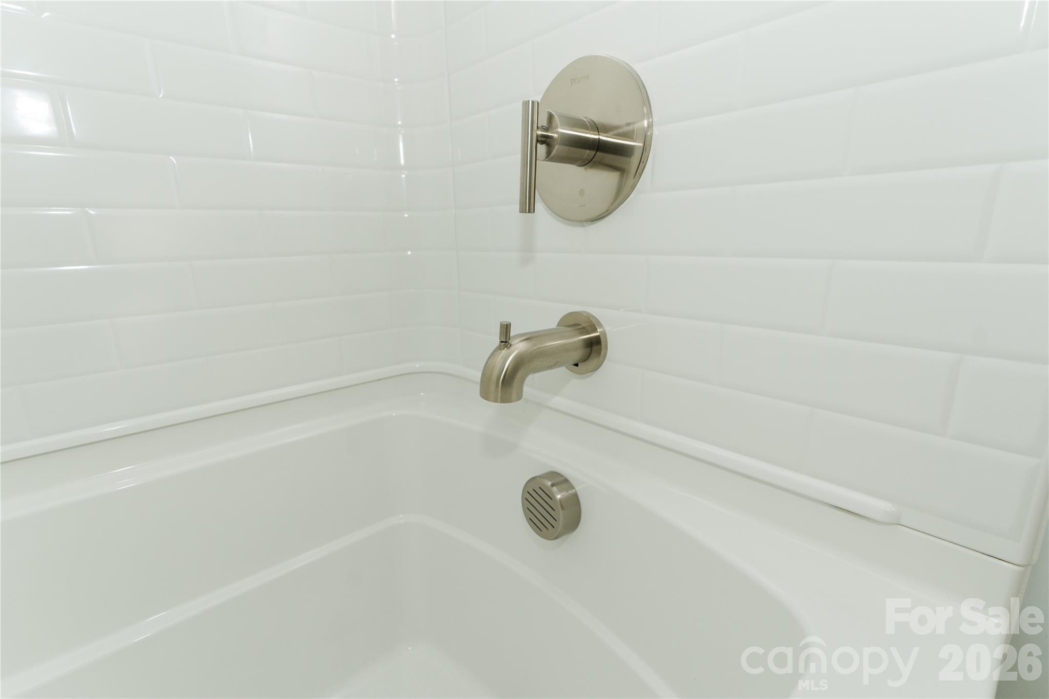 208 E 15th Street Property Photo 12