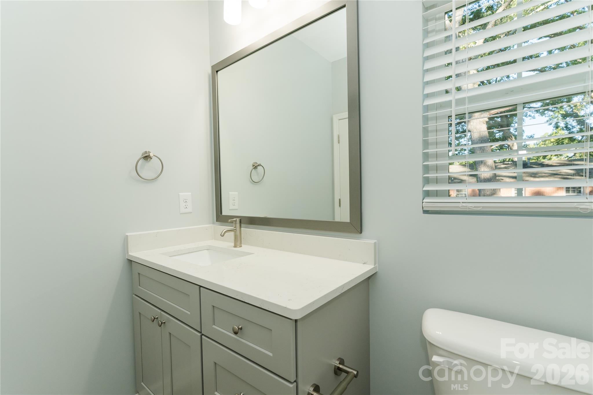 208 E 15th Street Property Photo 13
