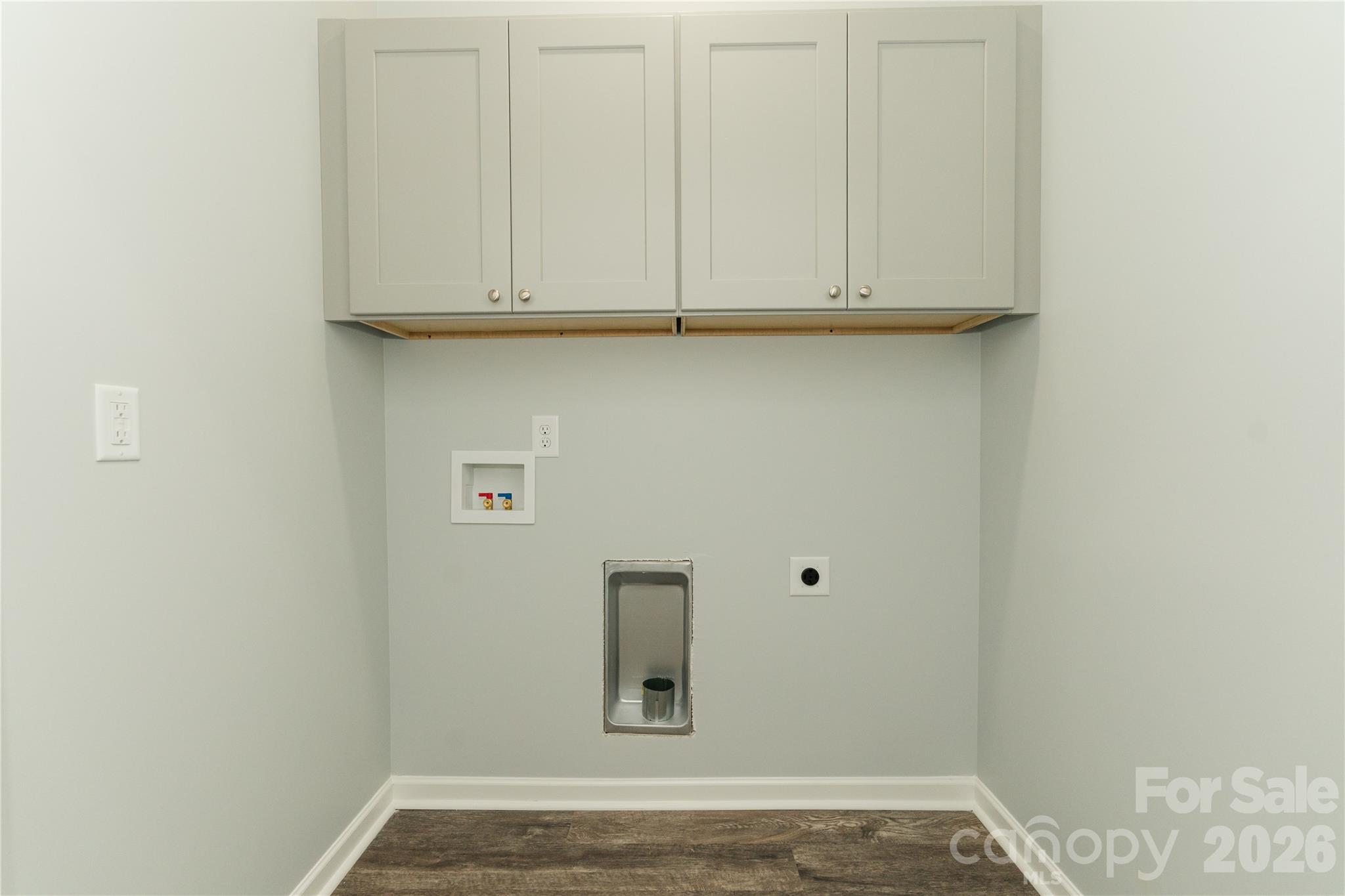 208 E 15th Street Property Photo 17