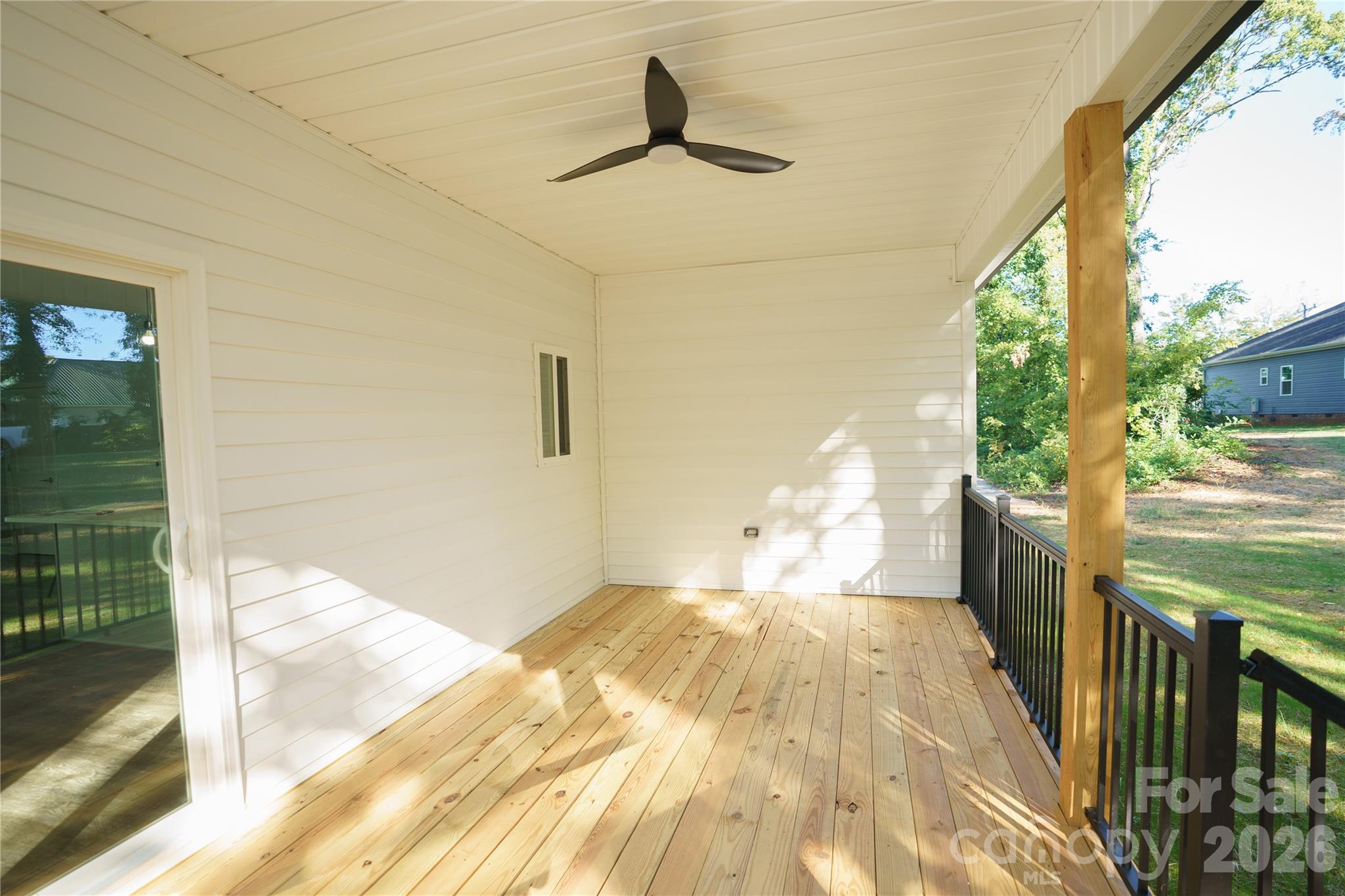 208 E 15th Street Property Photo 21