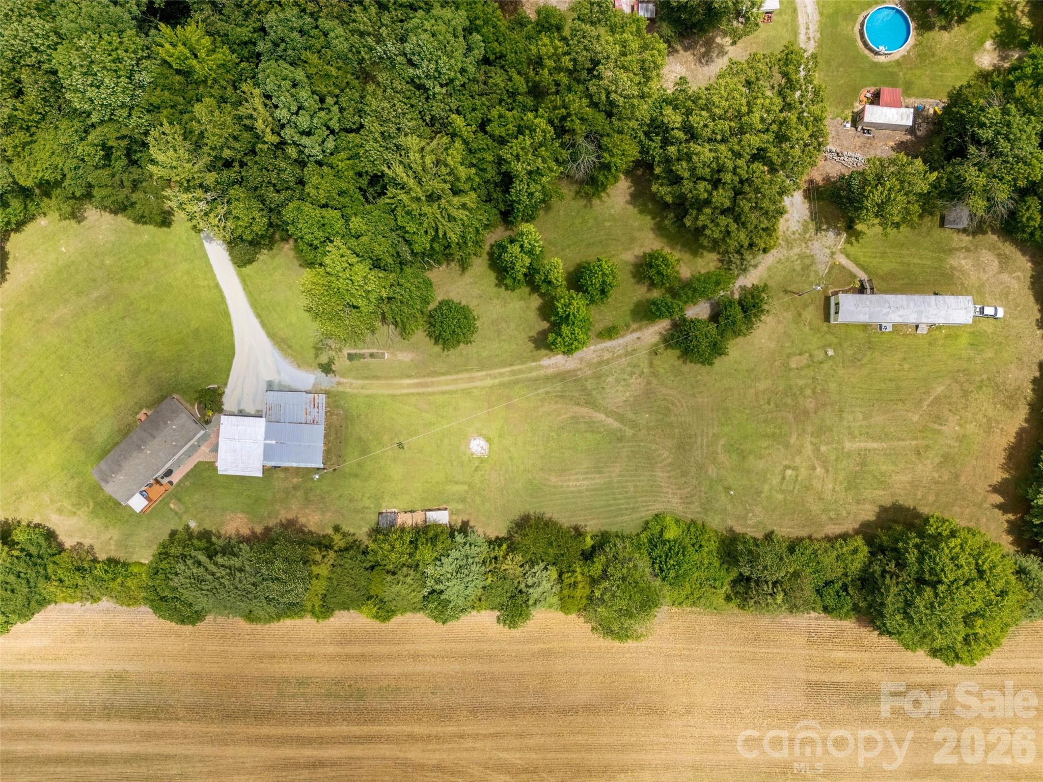 3607 Kennington Drive Property Photo 2
