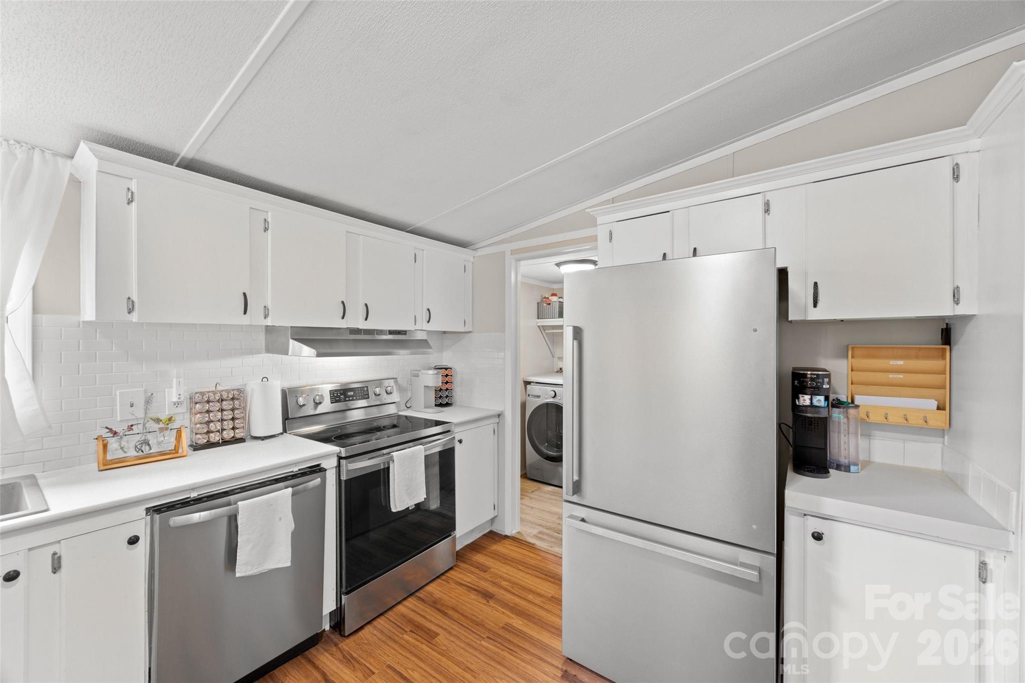 3607 Kennington Drive Property Photo 13