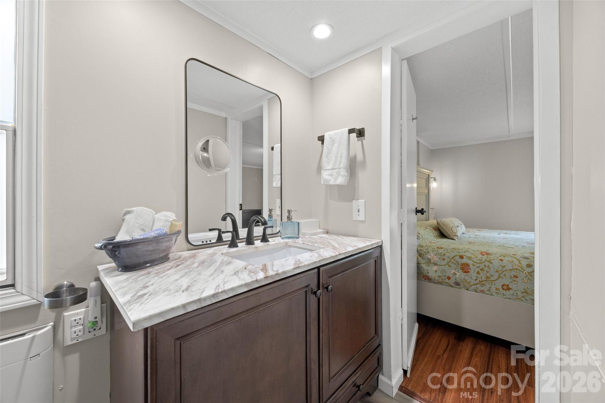 3607 Kennington Drive Property Photo 17