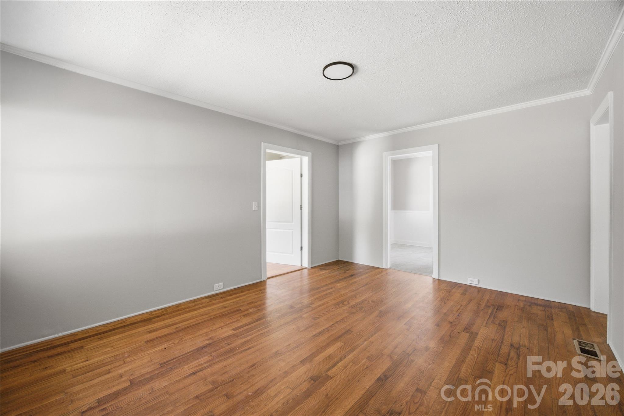 302 Houser Street Property Photo 2