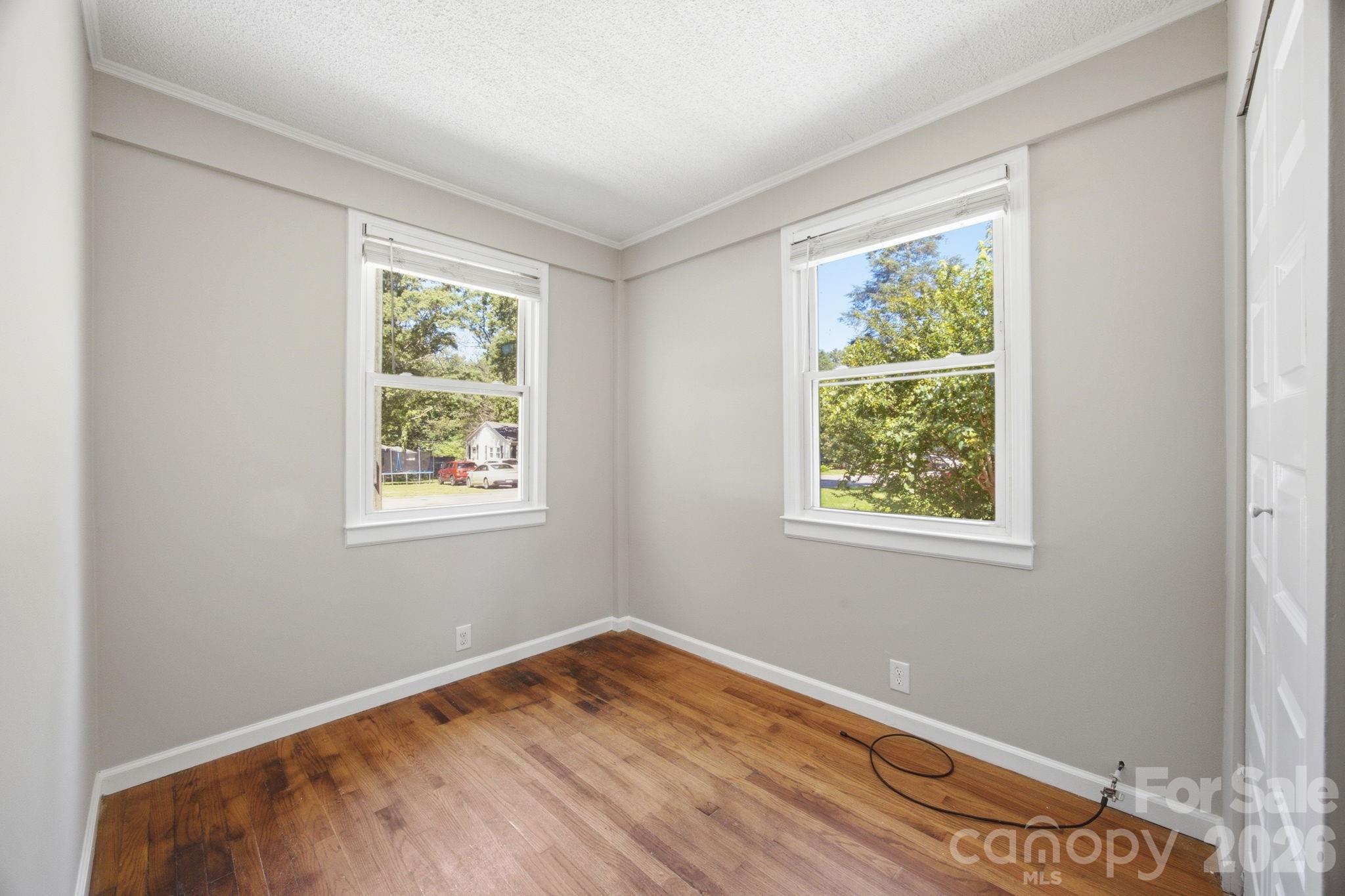 302 Houser Street Property Photo 3