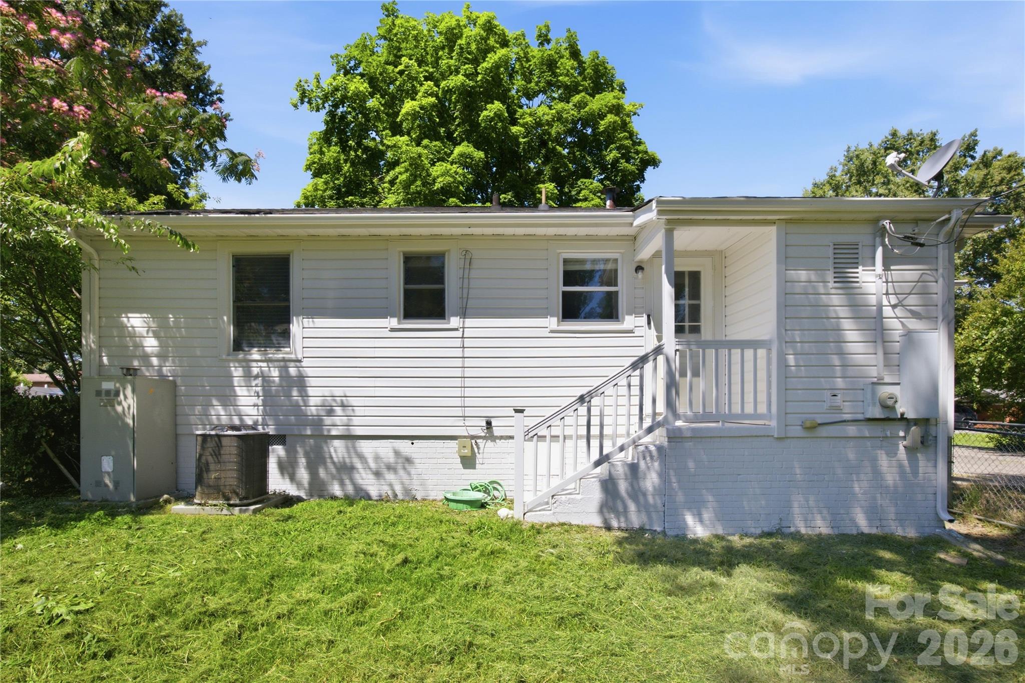302 Houser Street Property Photo 11