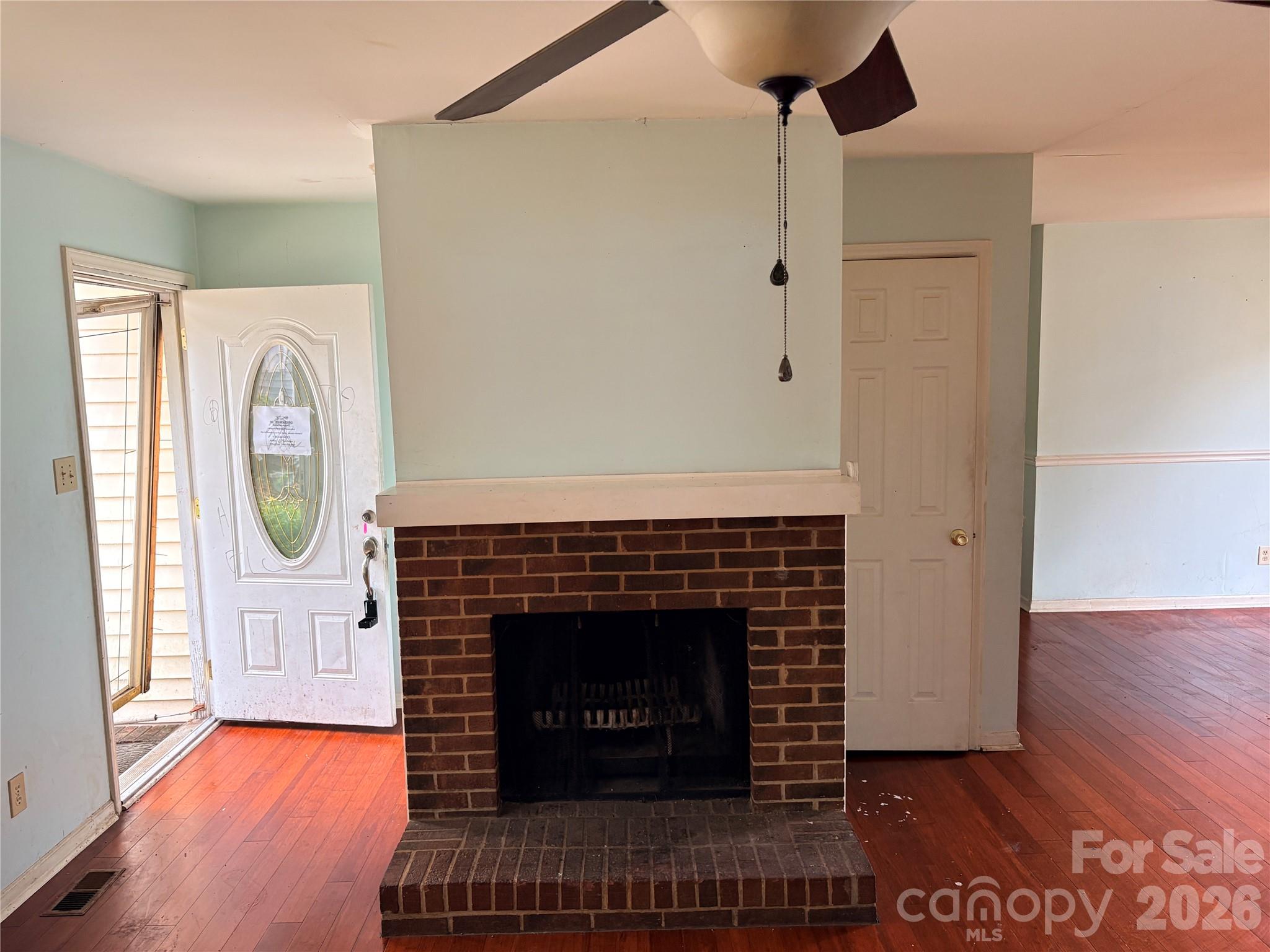 875 Rolling Green Drive Property Photo 2