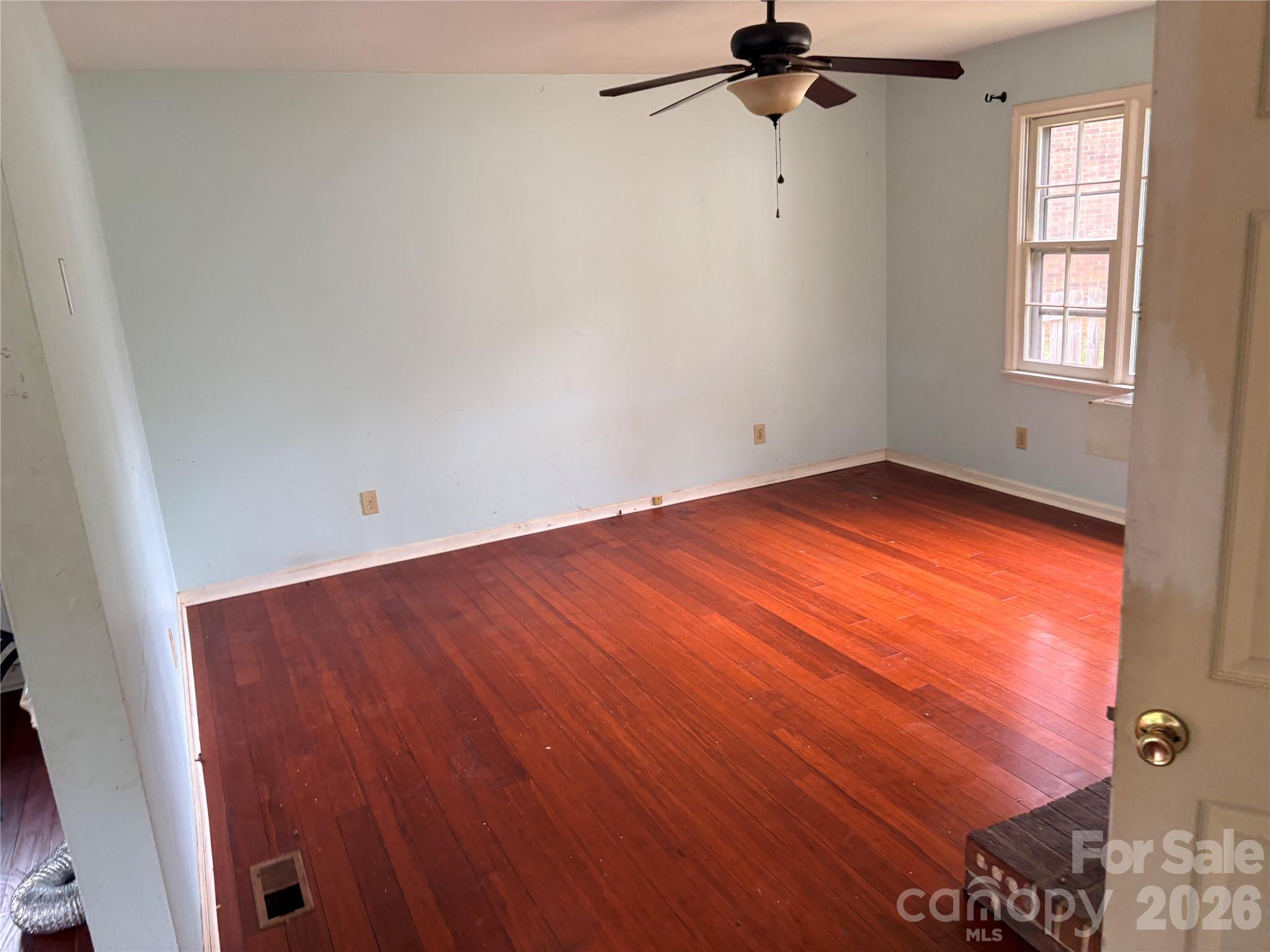 875 Rolling Green Drive Property Photo 3