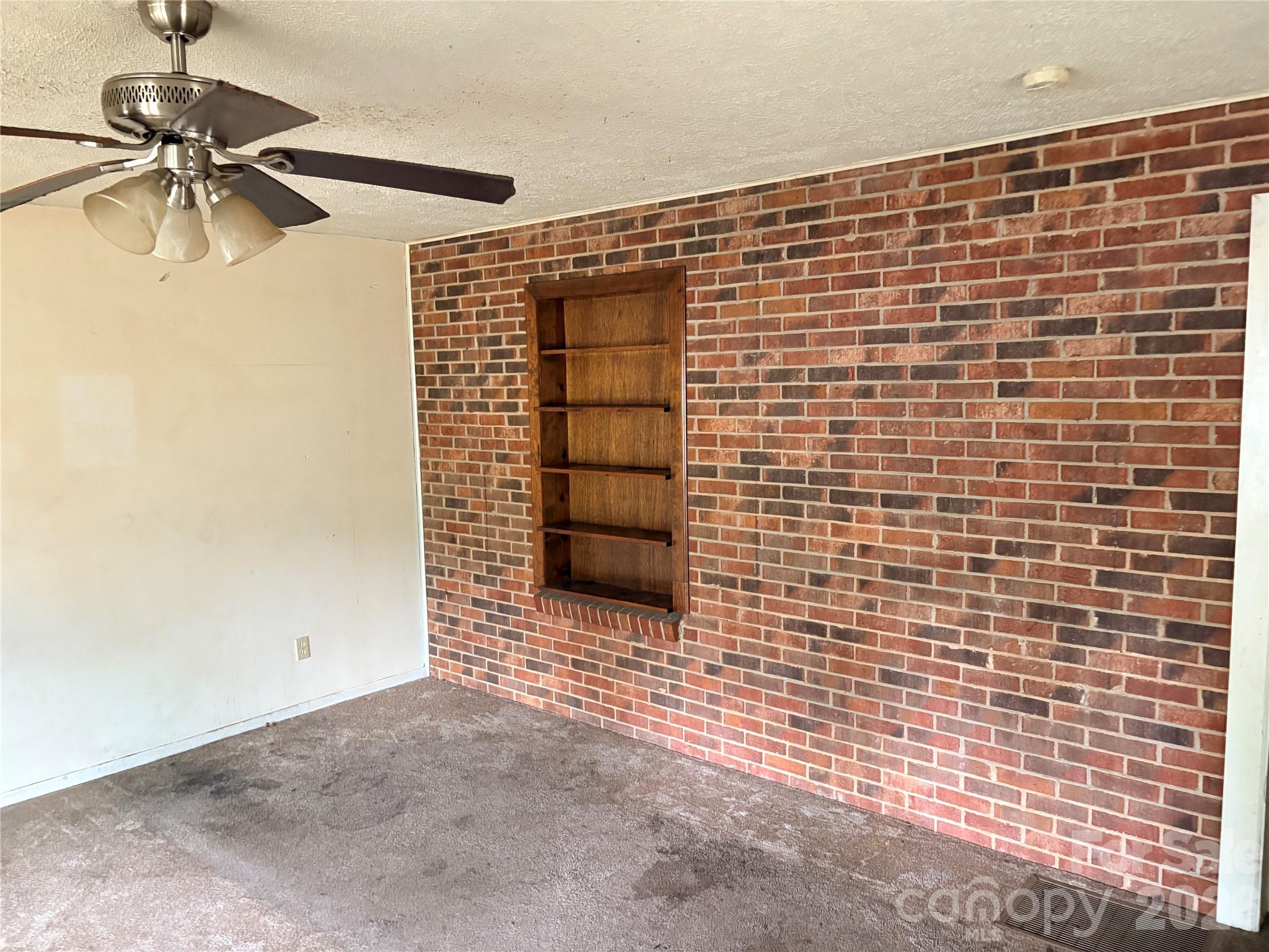 875 Rolling Green Drive Property Photo 7
