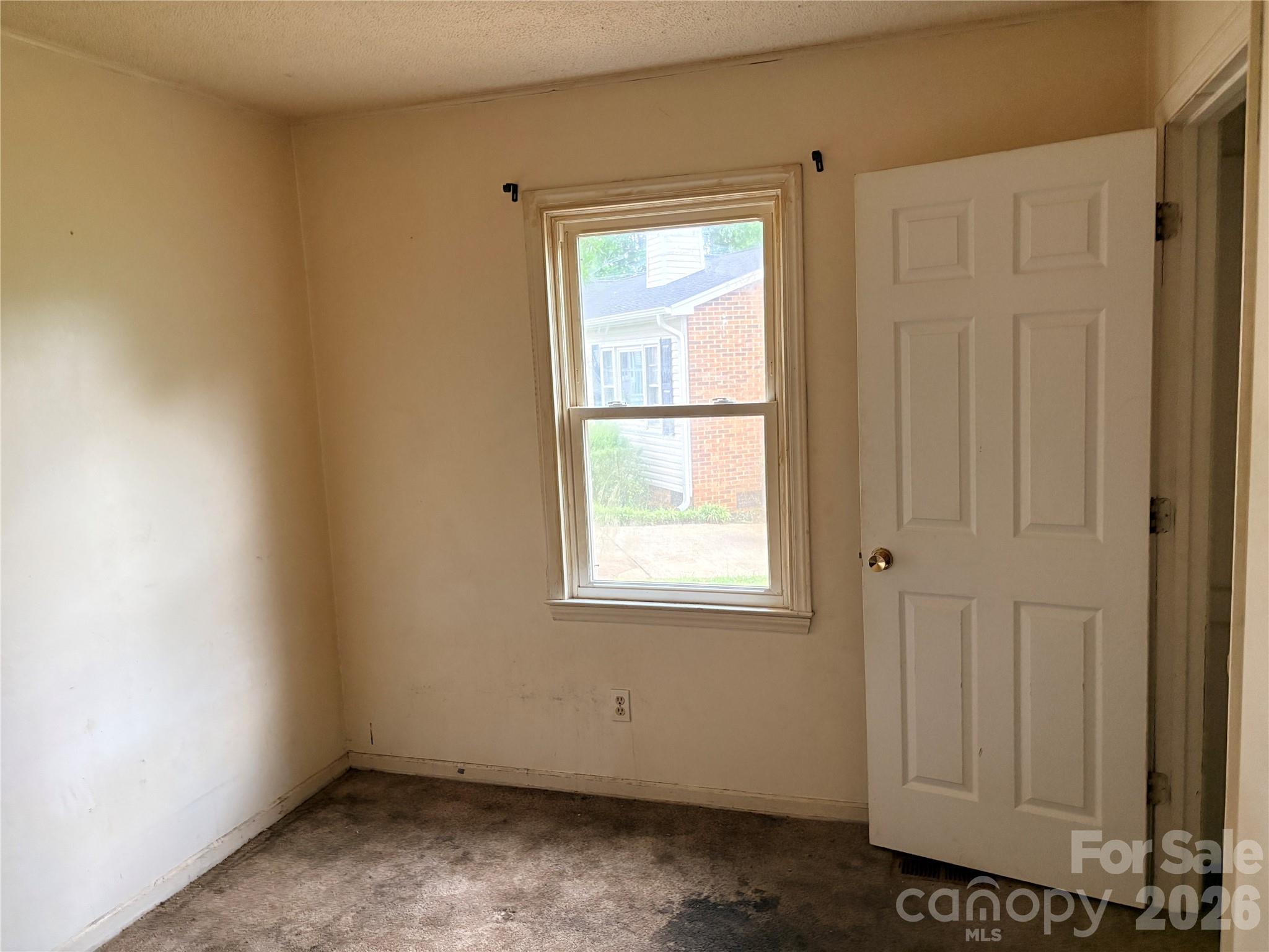 875 Rolling Green Drive Property Photo 8