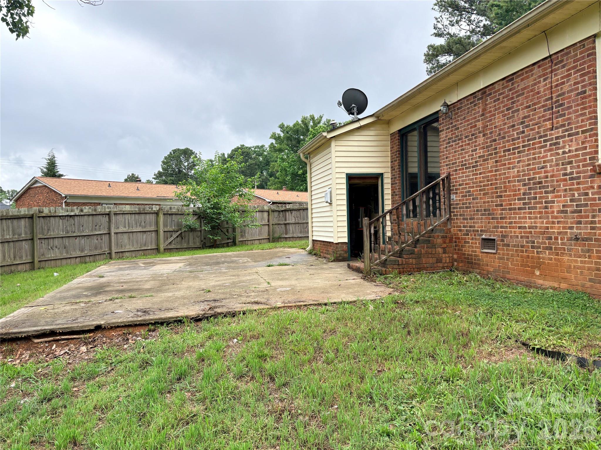 875 Rolling Green Drive Property Photo 12