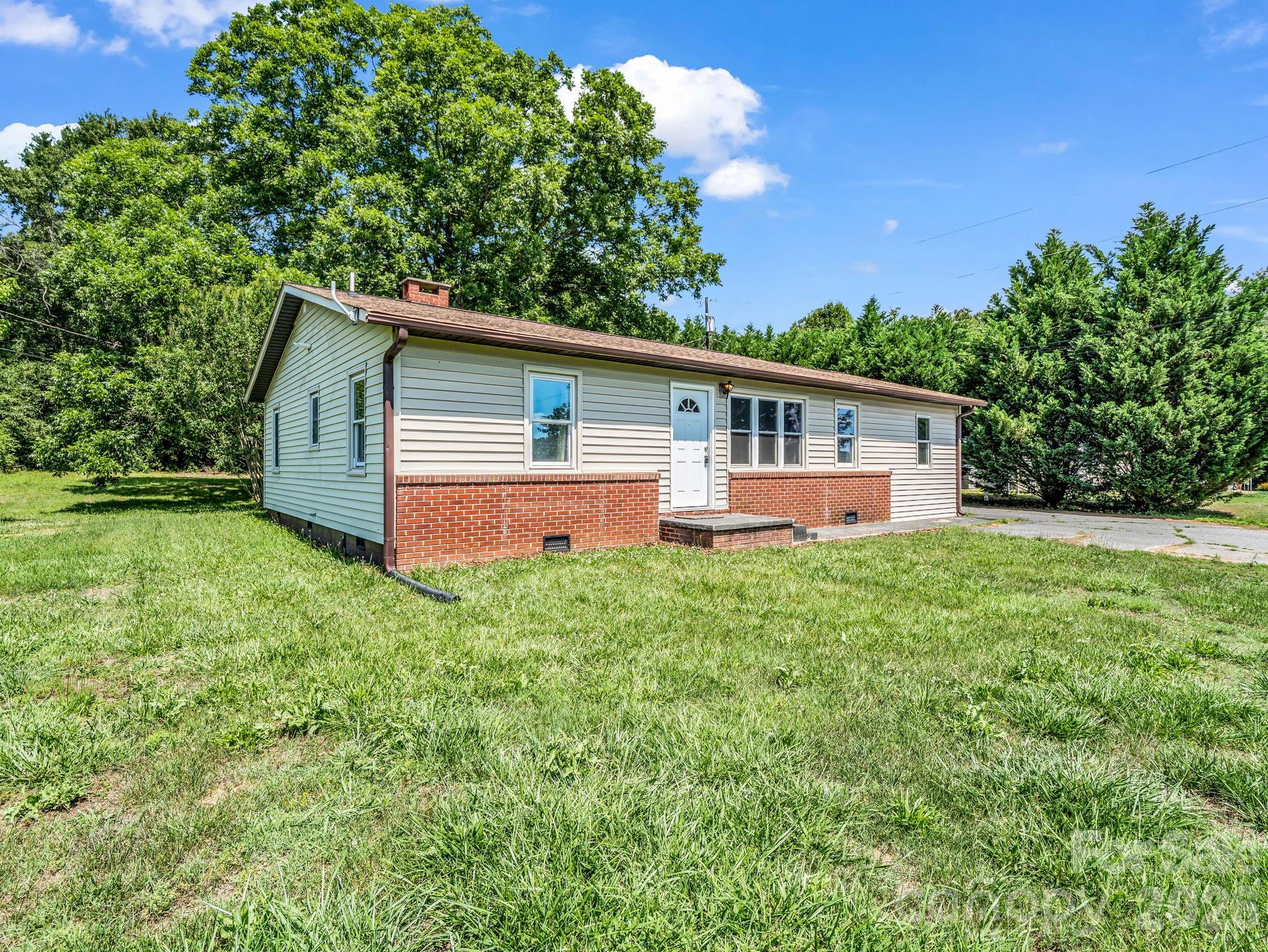 1758 Chase High Road Property Photo 3