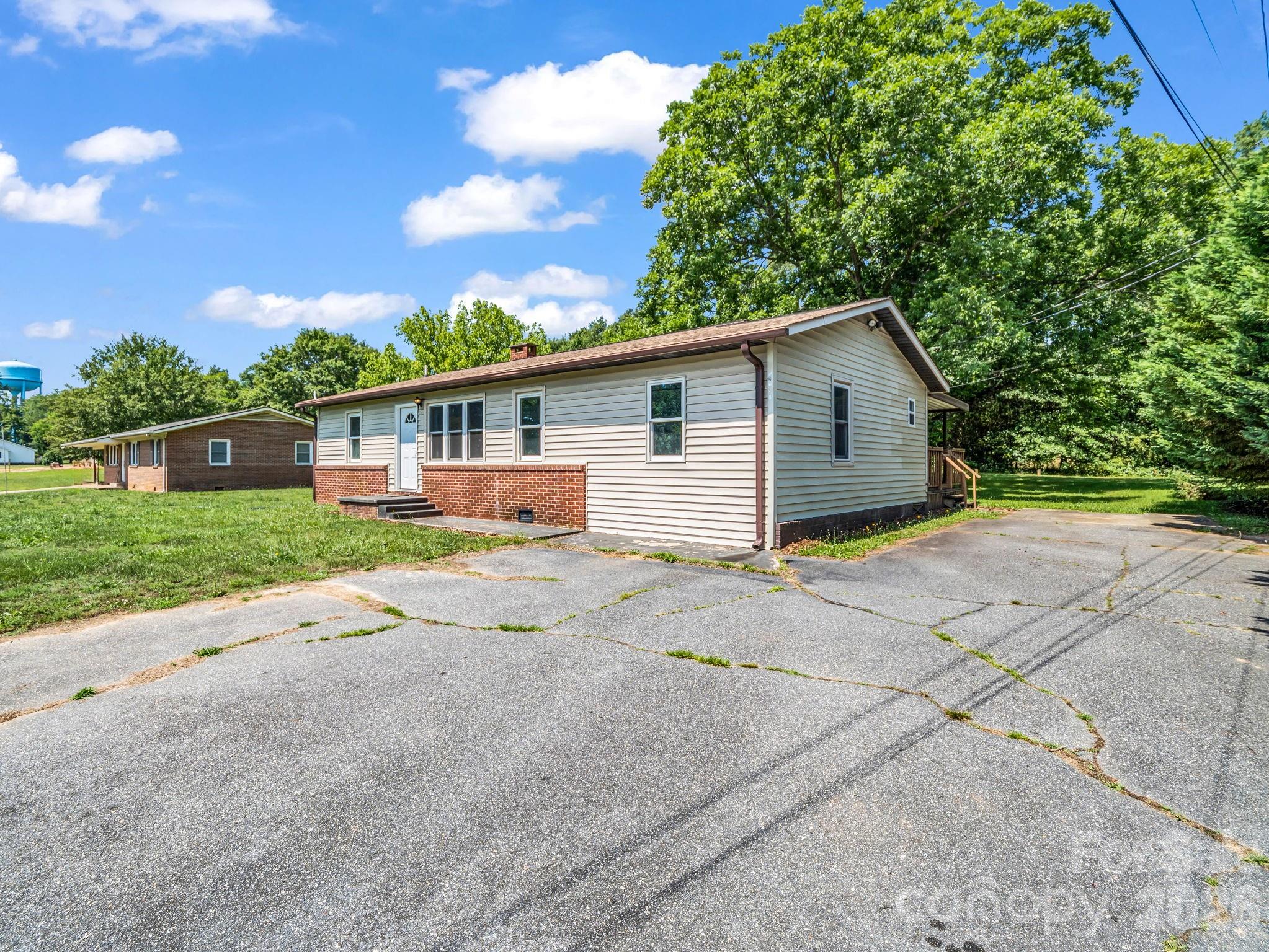 1758 Chase High Road Property Photo 4