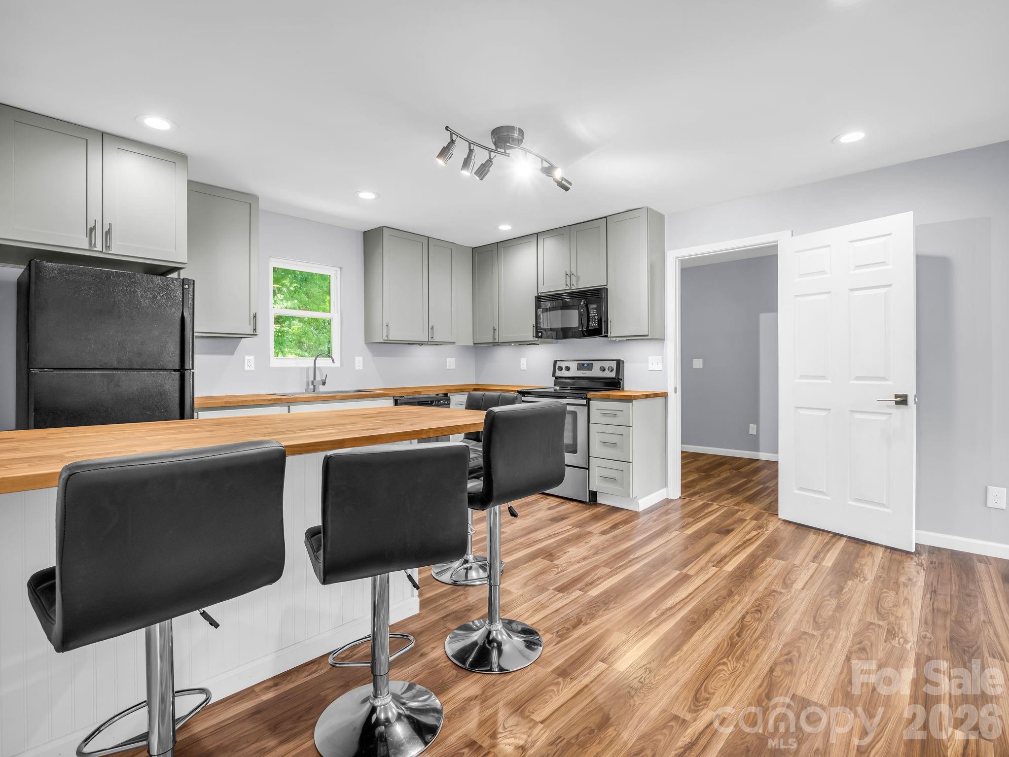 1758 Chase High Road Property Photo 11