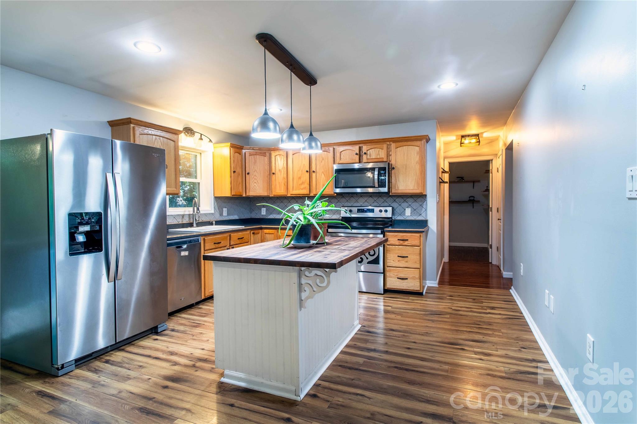 142 Blake Drive Property Photo 3