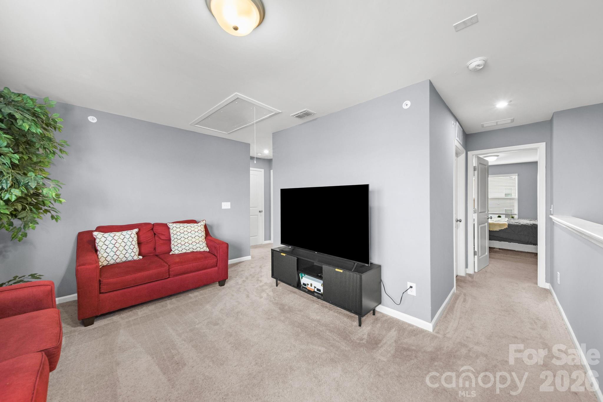 3082 Bell Spur Avenue Property Photo 4