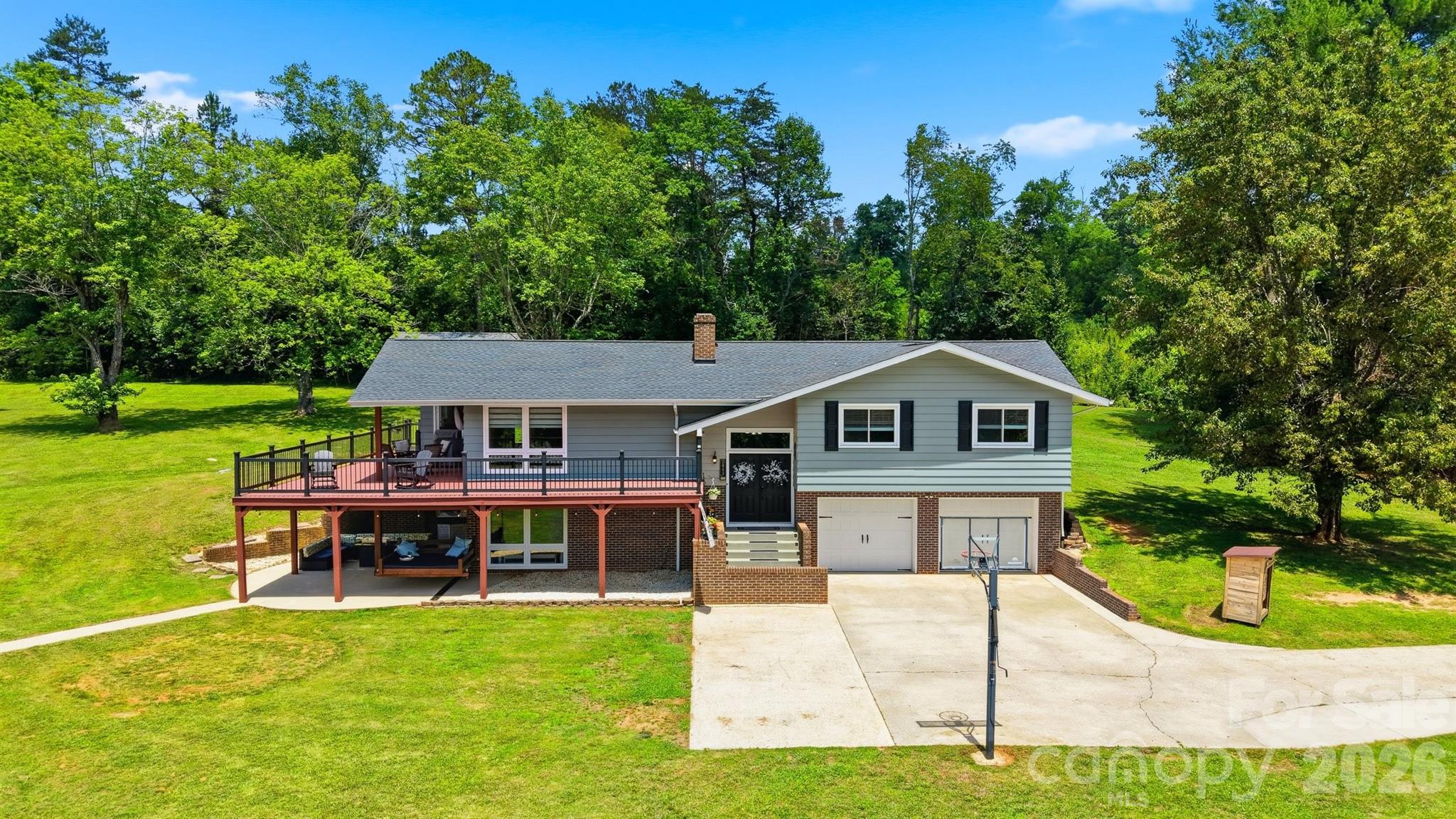 2411 Robertson Lane Property Photo 1