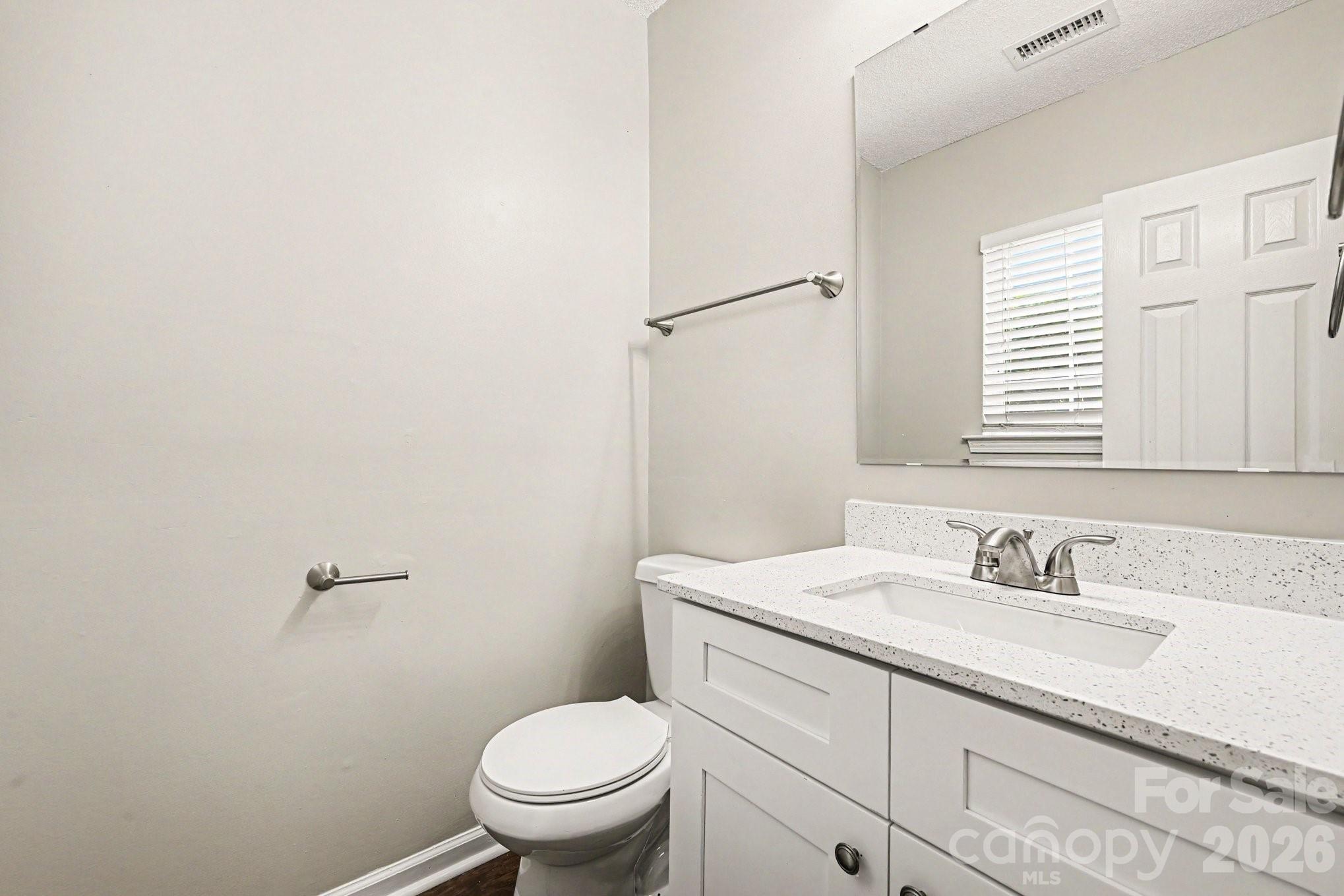 221 Aylesbury Lane Property Photo 15