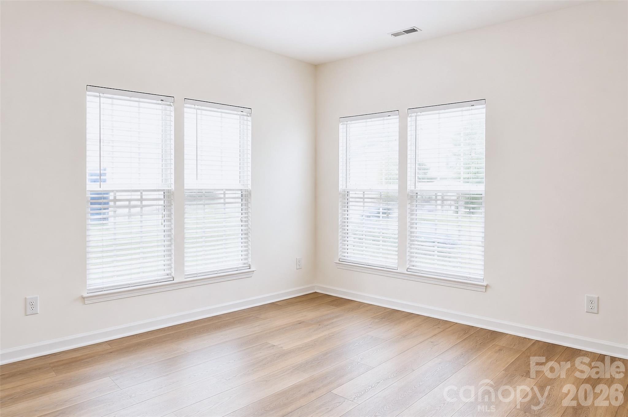 4913 Sunburst Lane Property Photo 10