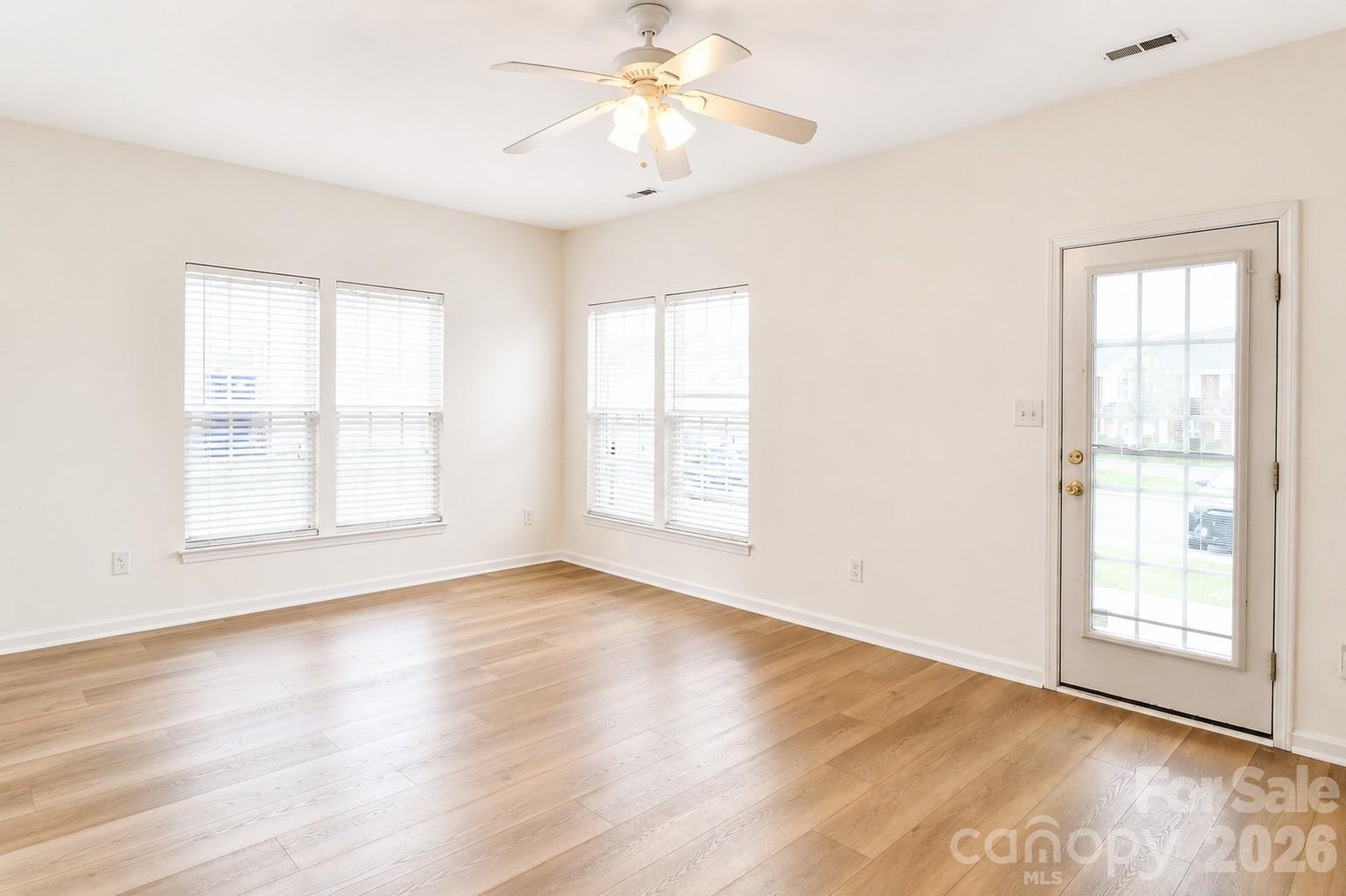 4913 Sunburst Lane Property Photo 11