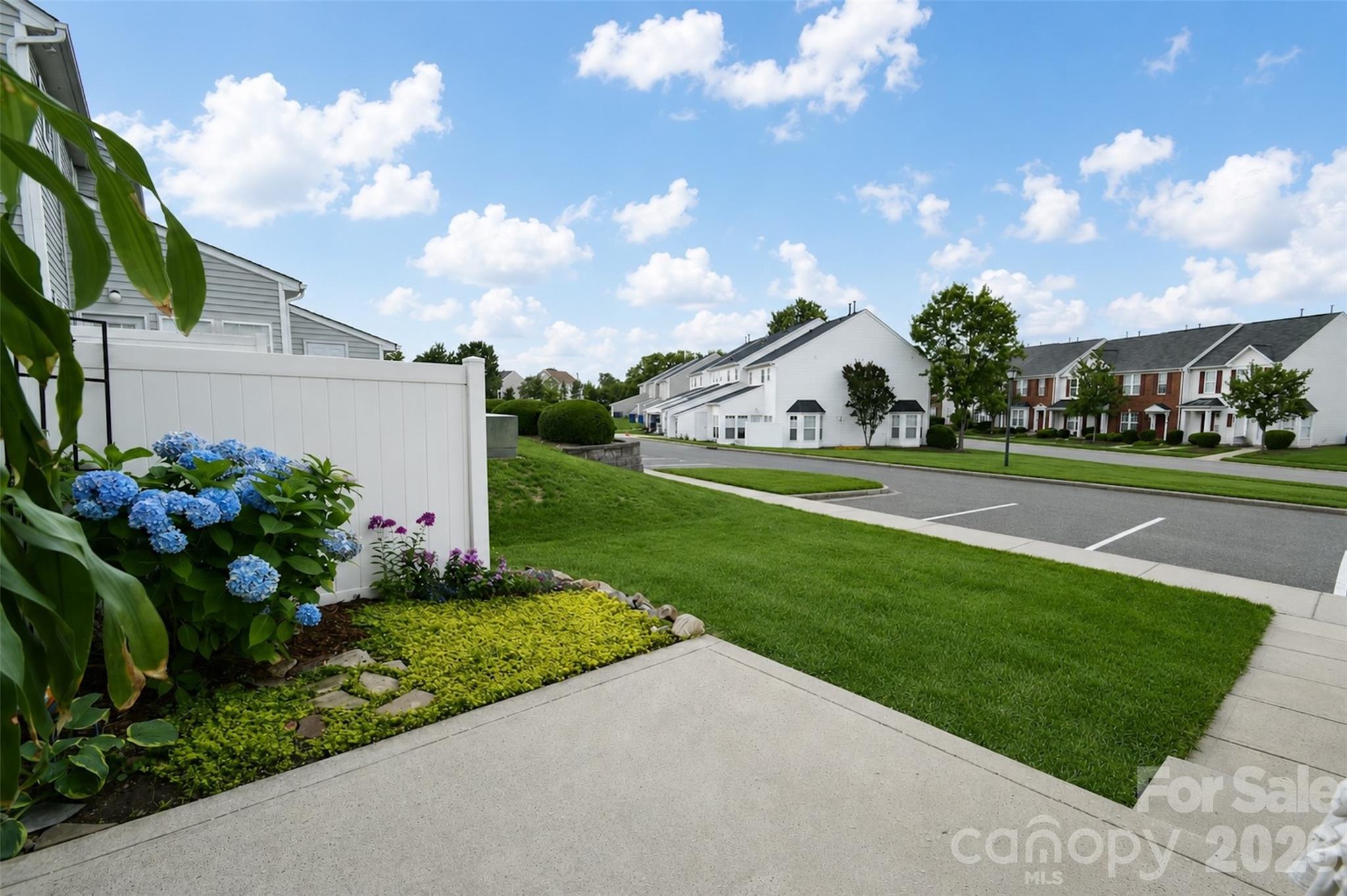 4913 Sunburst Lane Property Photo 24