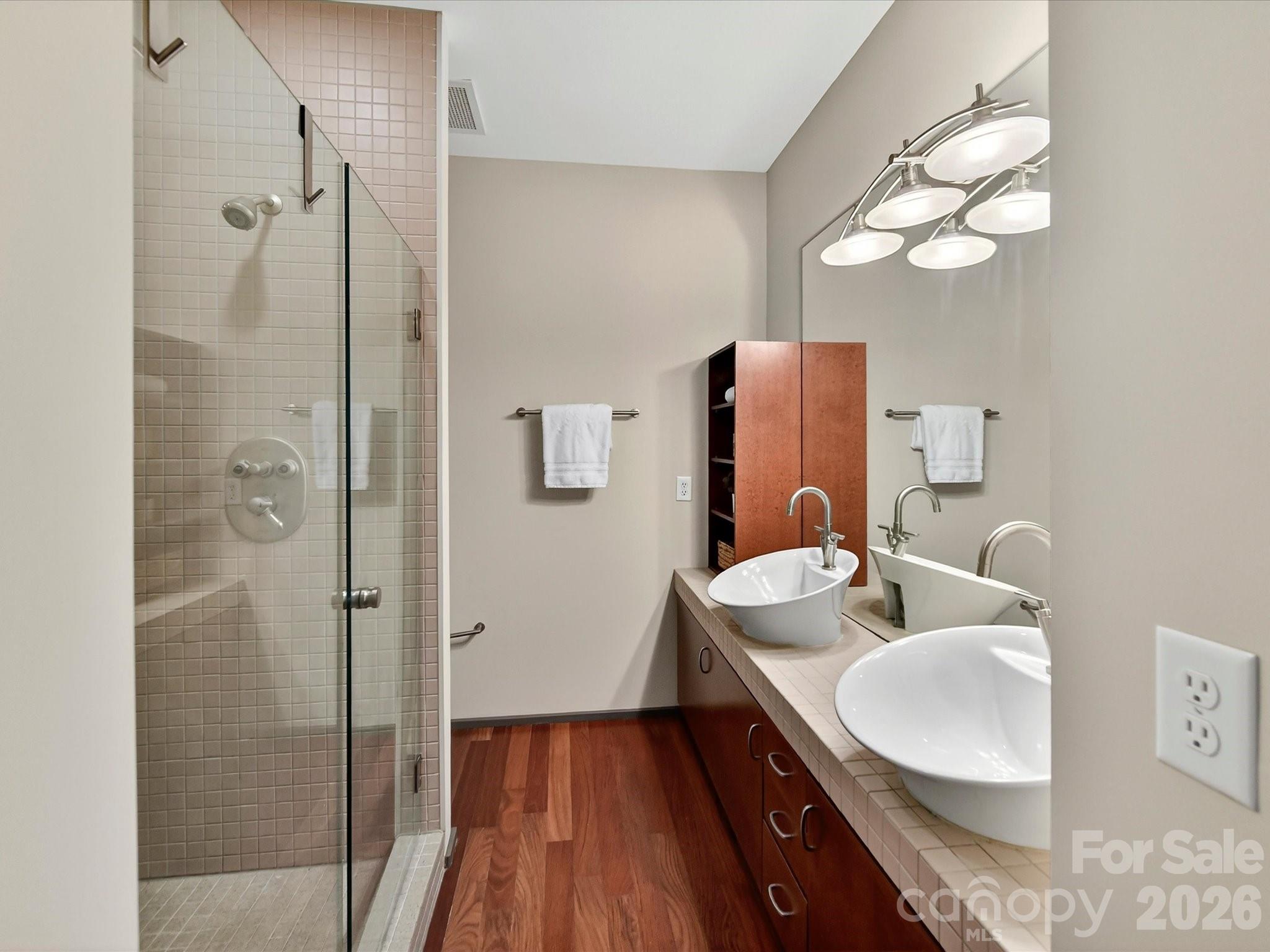 285 Mcdonald Avenue Property Photo 6