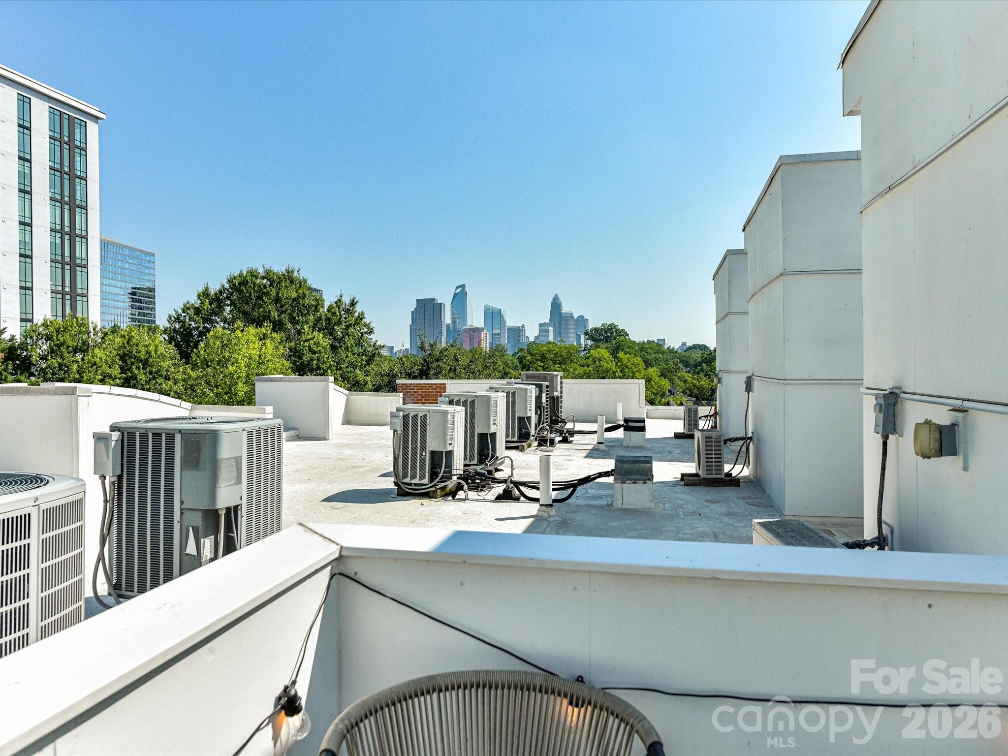 285 Mcdonald Avenue Property Photo 25