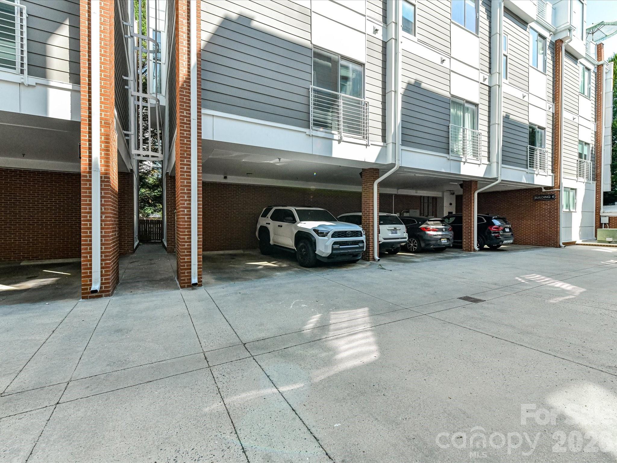 285 Mcdonald Avenue Property Photo 26