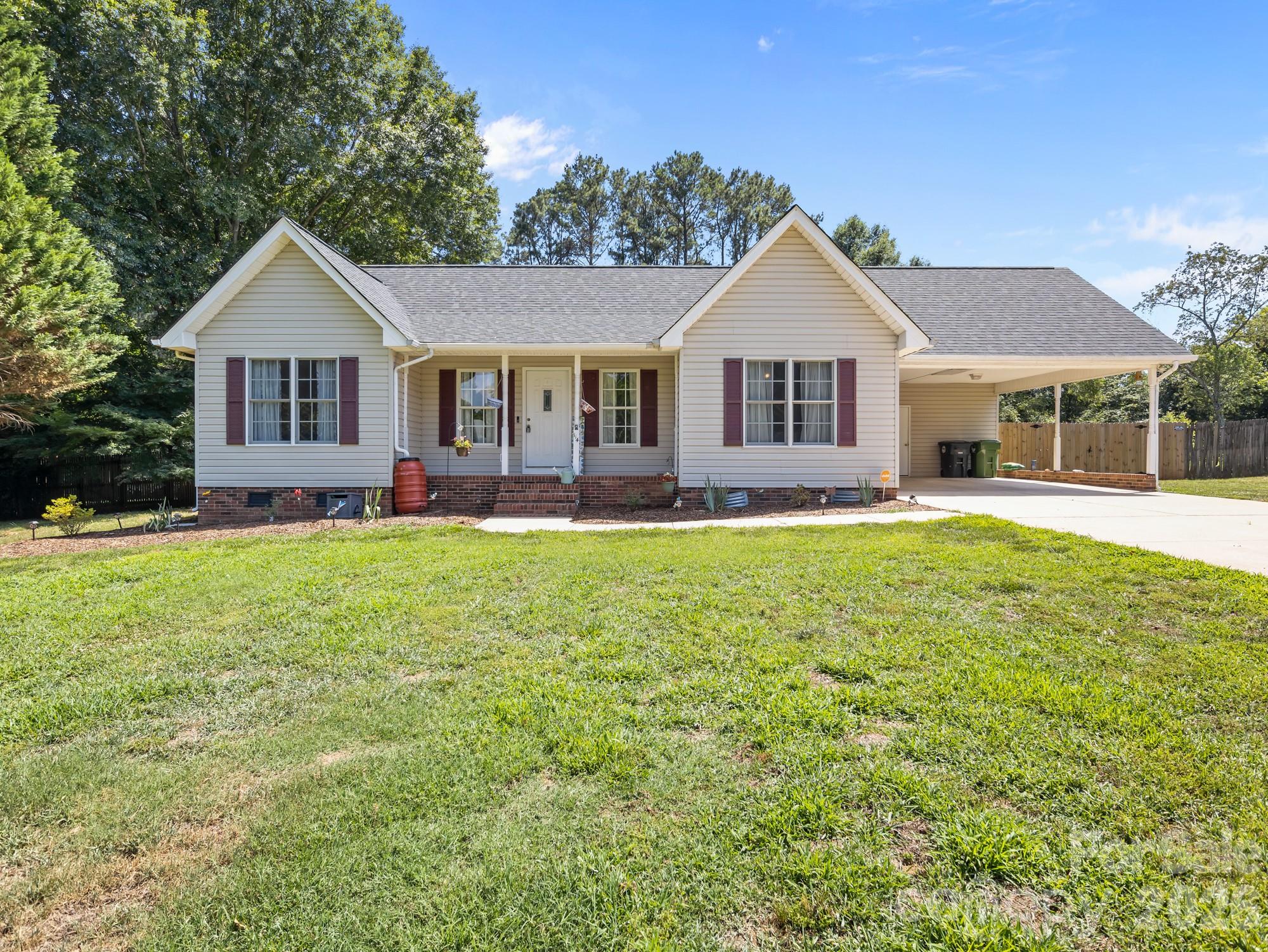 114 S Toney Street Property Photo 1
